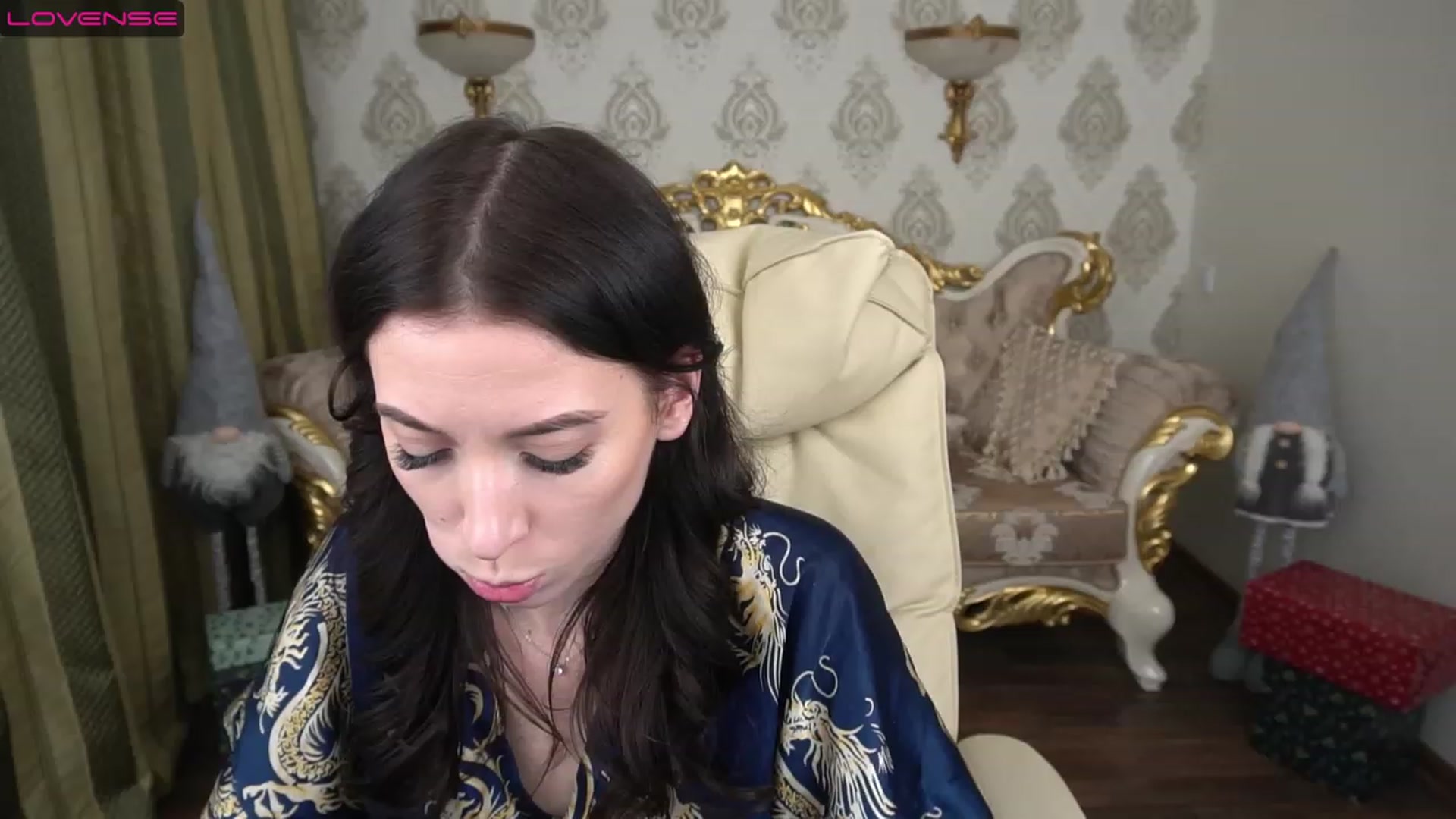 Gallery image thumbnail from LiaValentine's myfreecams stream on, 12/19/2022, 18:31 image 6 of 20