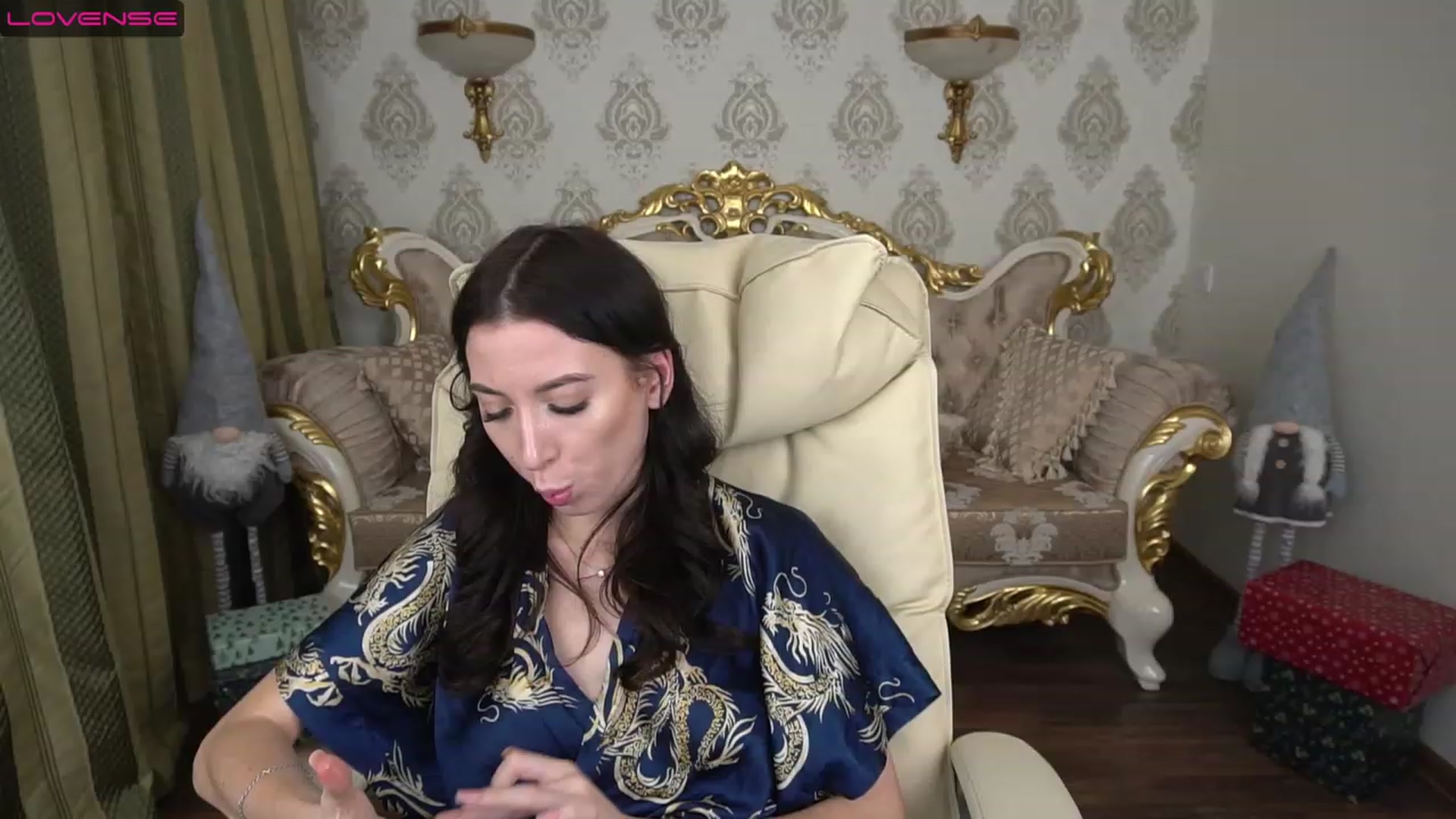 Gallery image thumbnail from LiaValentine's myfreecams stream on, 12/19/2022, 18:31 image 5 of 20