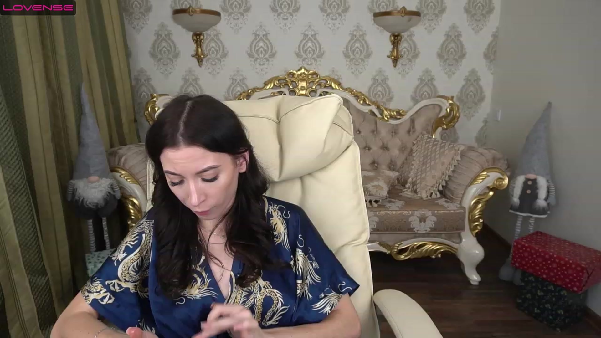 Gallery image thumbnail from LiaValentine's myfreecams stream on, 12/19/2022, 18:31 image 9 of 20