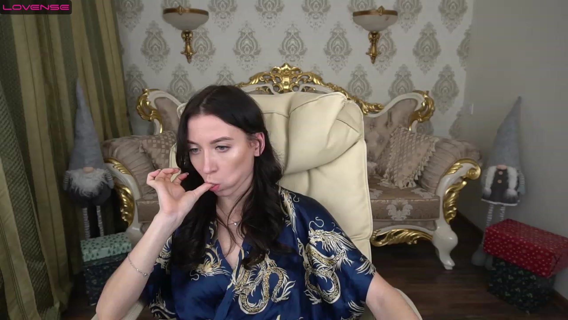 Gallery image thumbnail from LiaValentine's myfreecams stream on, 12/19/2022, 18:31 image 4 of 20