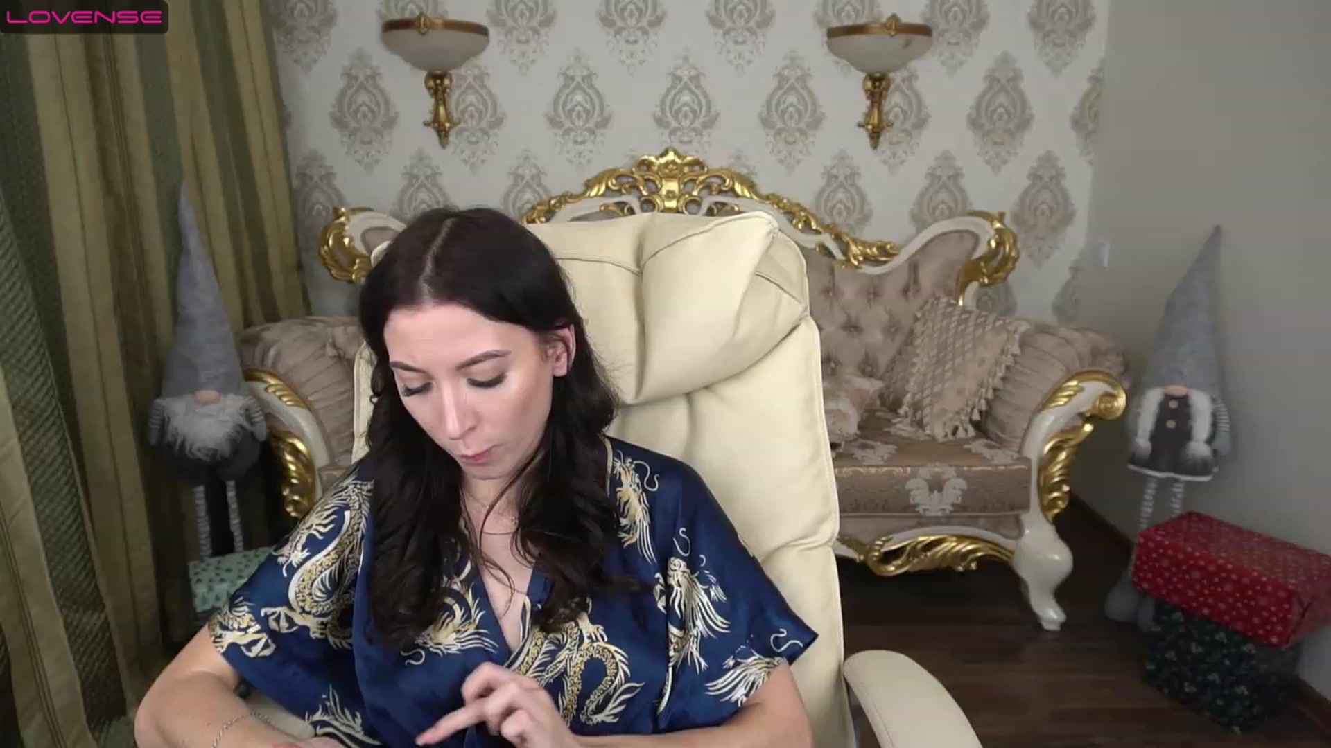Gallery image thumbnail from LiaValentine's myfreecams stream on, 12/19/2022, 18:31 image 10 of 20