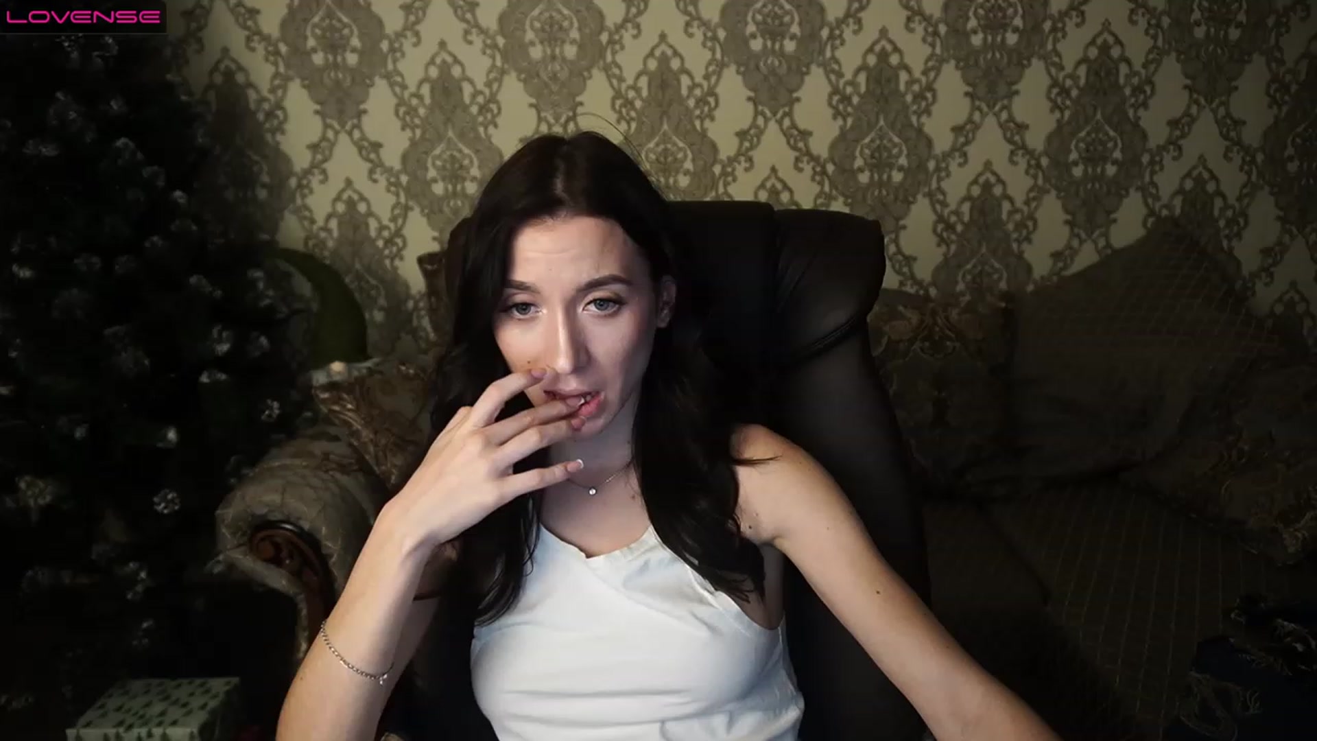 Gallery image thumbnail from LiaValentine's myfreecams stream on, 12/23/2022, 17:31 image 10 of 20