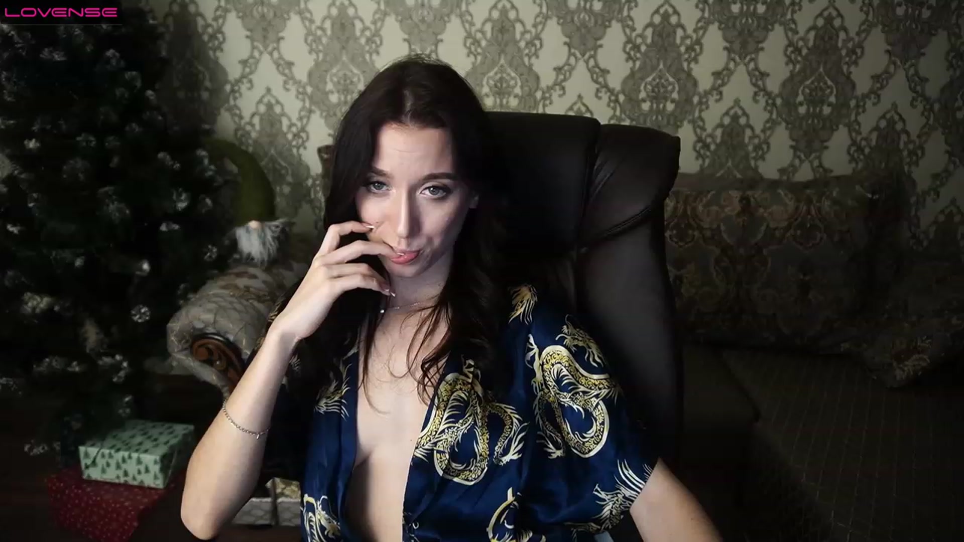 Gallery image thumbnail from LiaValentine's myfreecams stream on, 12/24/2022, 16:27 image 15 of 20