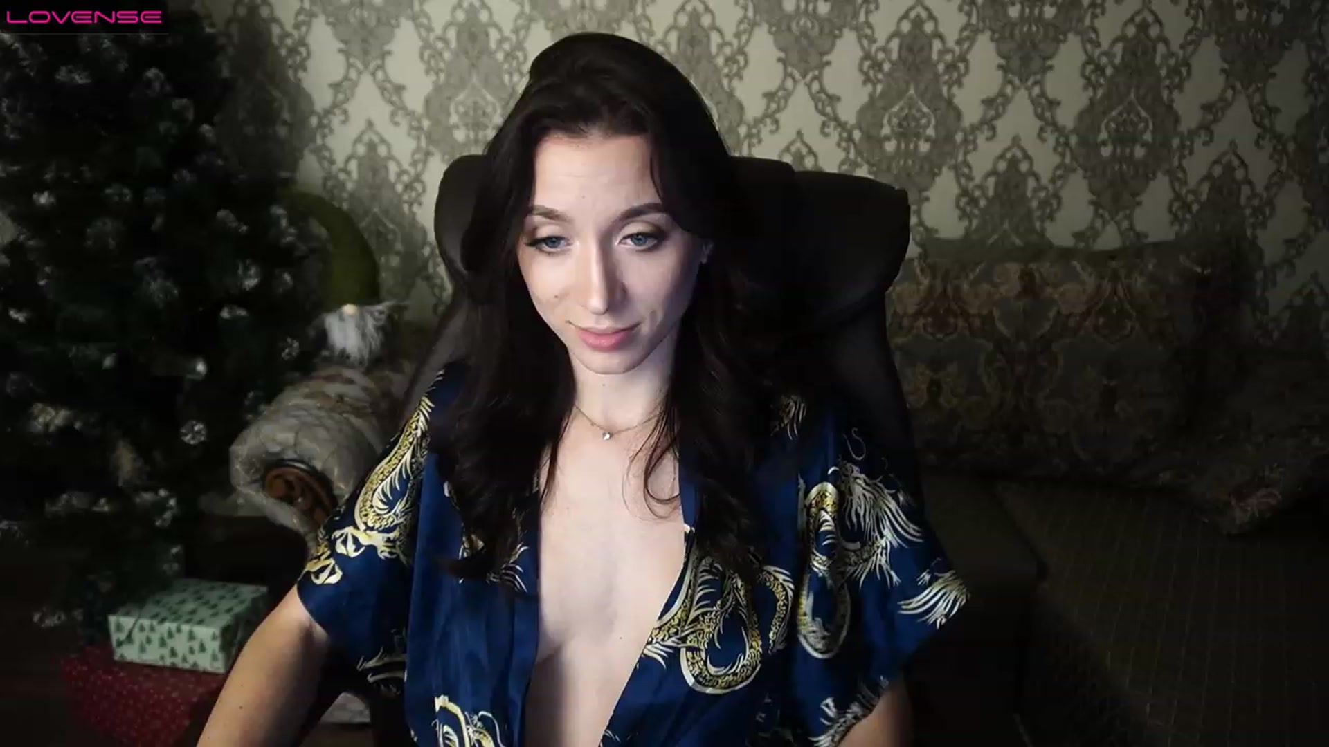 Gallery image thumbnail from LiaValentine's myfreecams stream on, 12/24/2022, 16:27 image 8 of 20