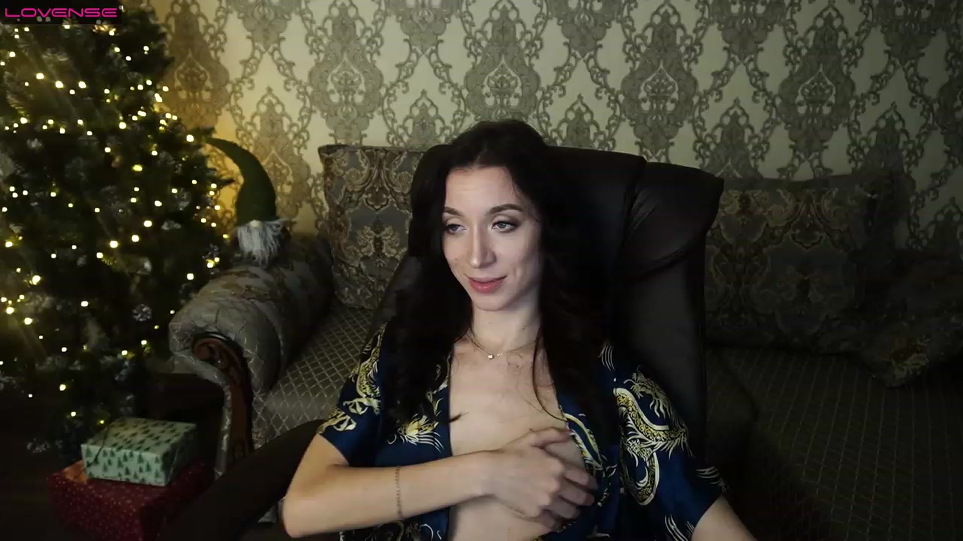 Gallery image thumbnail from LiaValentine's myfreecams stream on, 12/24/2022, 16:27 image 1 of 20
