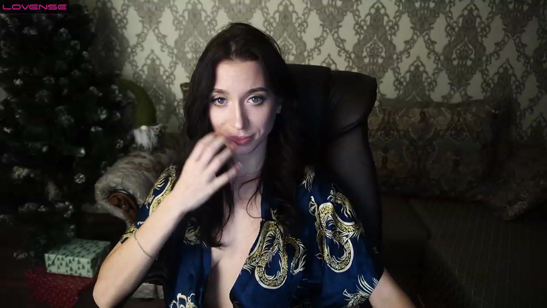 Gallery image thumbnail from LiaValentine's myfreecams stream on, 12/24/2022, 16:27 image 12 of 20