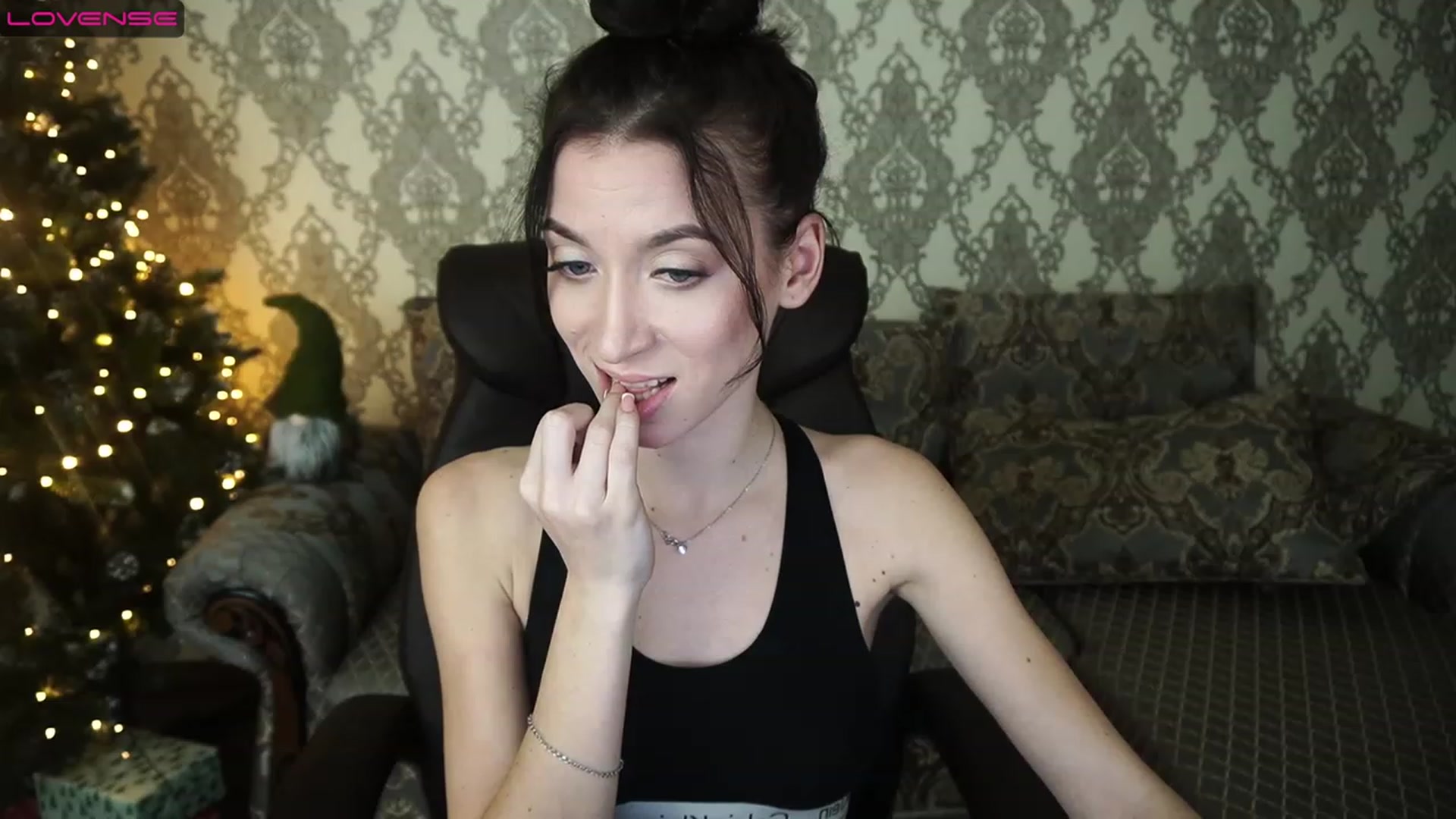 Gallery image thumbnail from LiaValentine's myfreecams stream on, 12/26/2022, 17:07 image 13 of 20