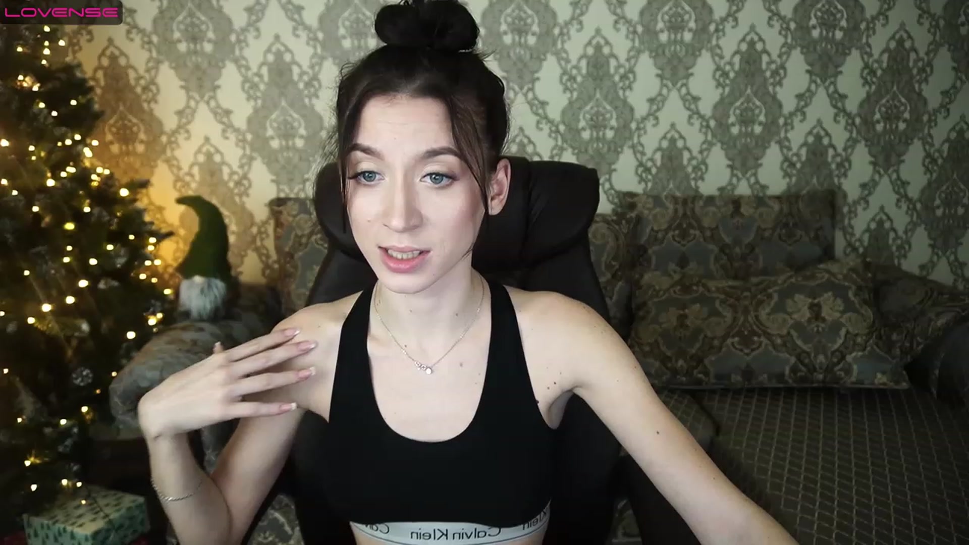 Gallery image thumbnail from LiaValentine's myfreecams stream on, 12/26/2022, 17:07 image 14 of 20