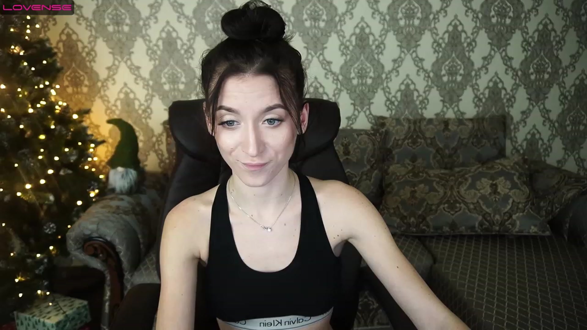Gallery image thumbnail from LiaValentine's myfreecams stream on, 12/26/2022, 17:07 image 17 of 20
