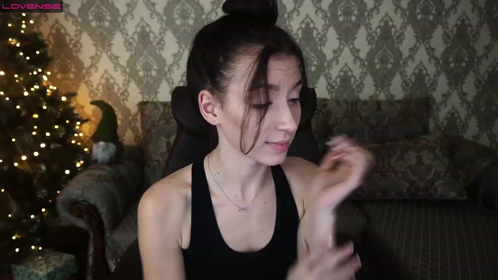 Gallery image thumbnail from LiaValentine's myfreecams stream on, 12/26/2022, 18:06 image 13 of 20