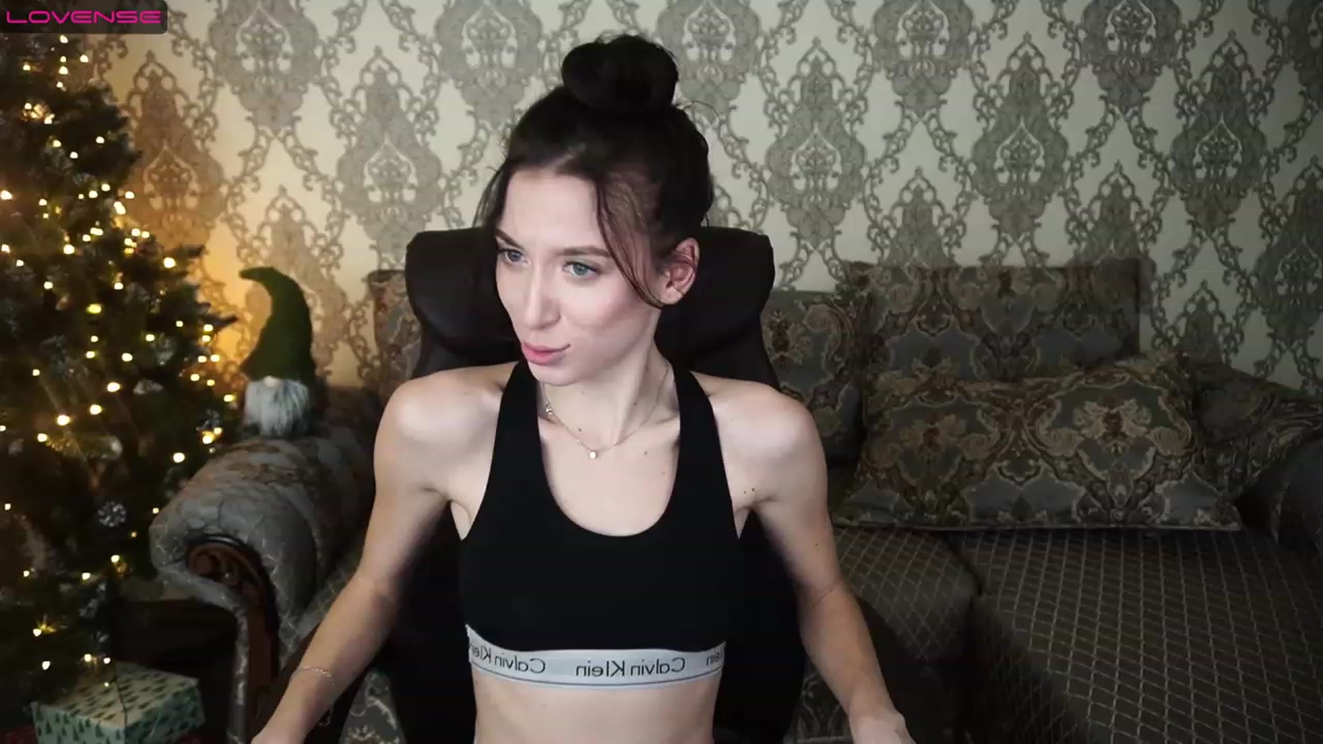 Gallery image thumbnail from LiaValentine's myfreecams stream on, 12/26/2022, 18:06 image 16 of 20
