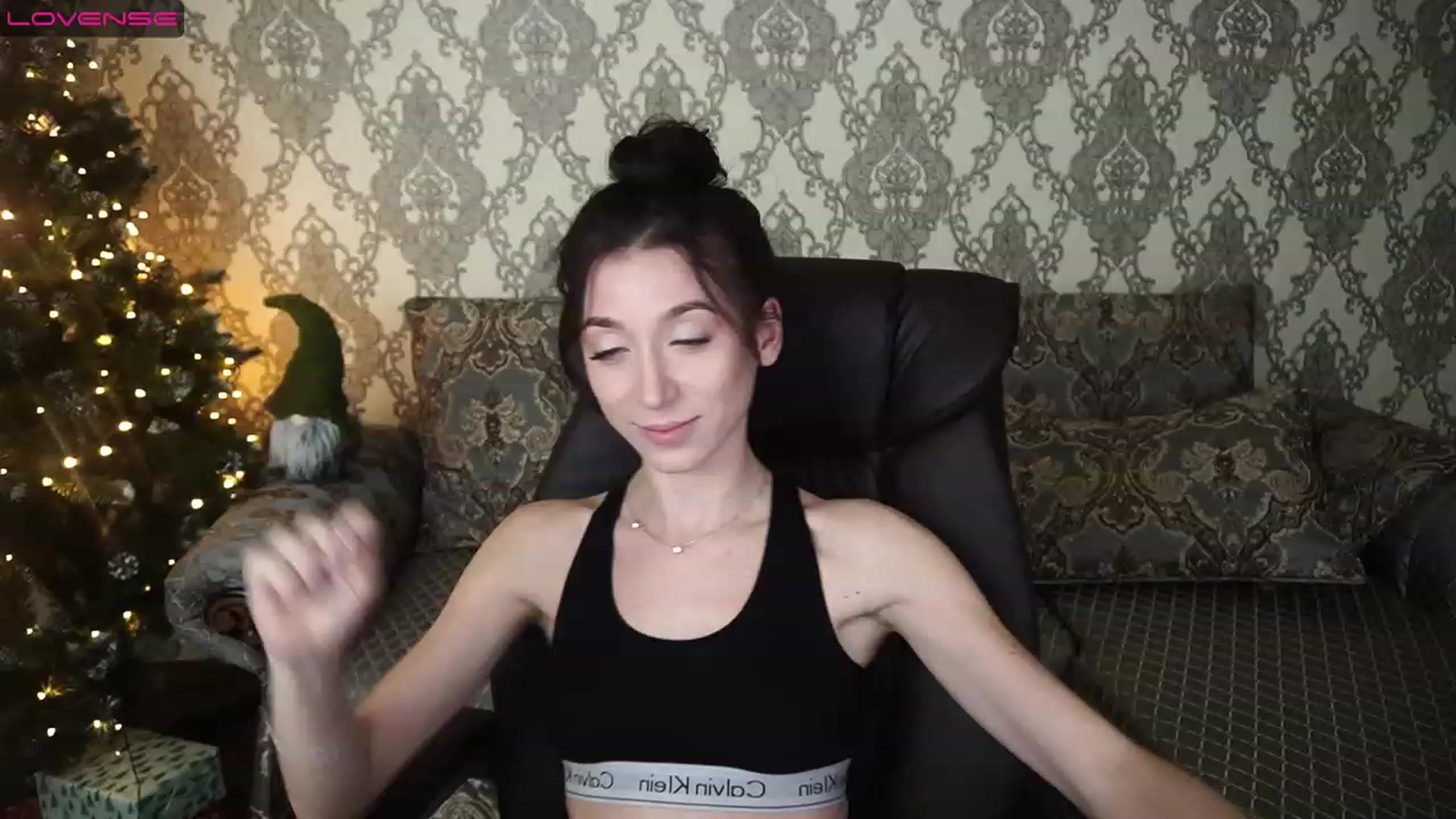 Gallery image thumbnail from LiaValentine's myfreecams stream on, 12/26/2022, 18:06 image 18 of 20