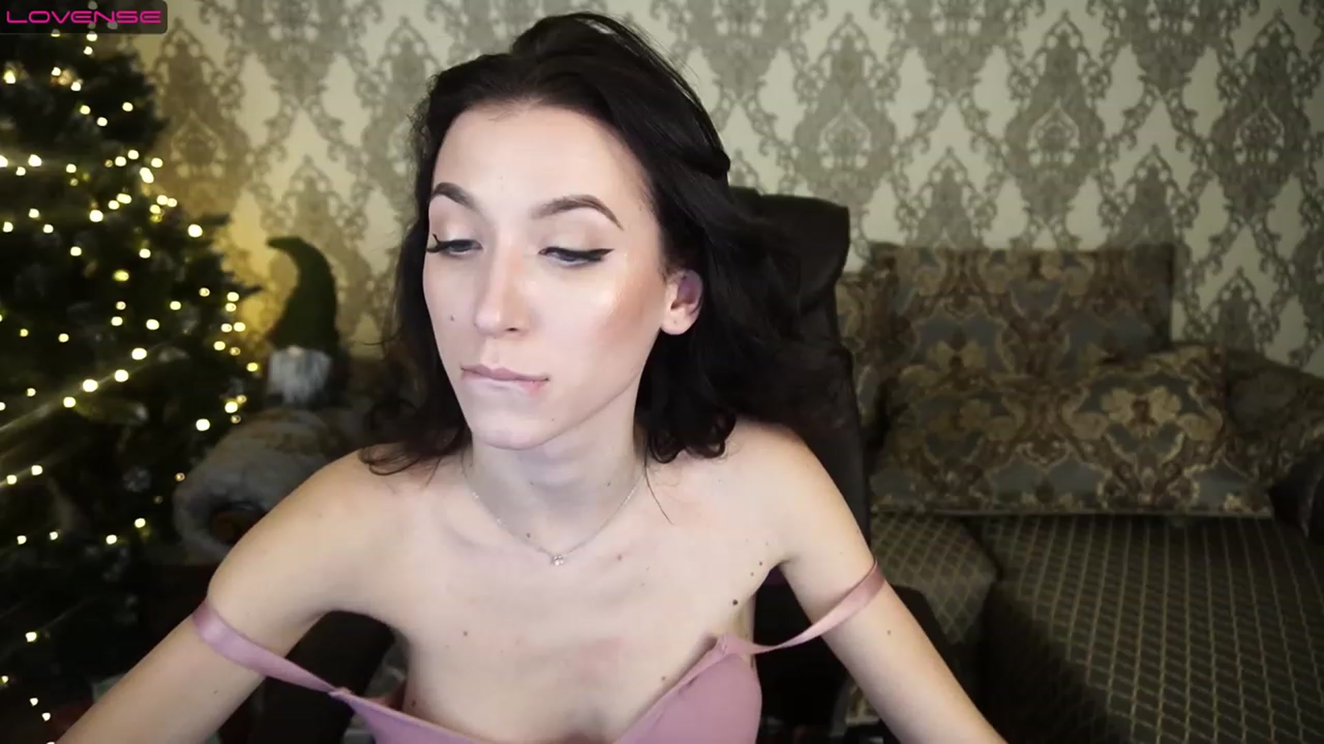 Gallery image thumbnail from LiaValentine's myfreecams stream on, 12/27/2022, 17:26 image 12 of 20