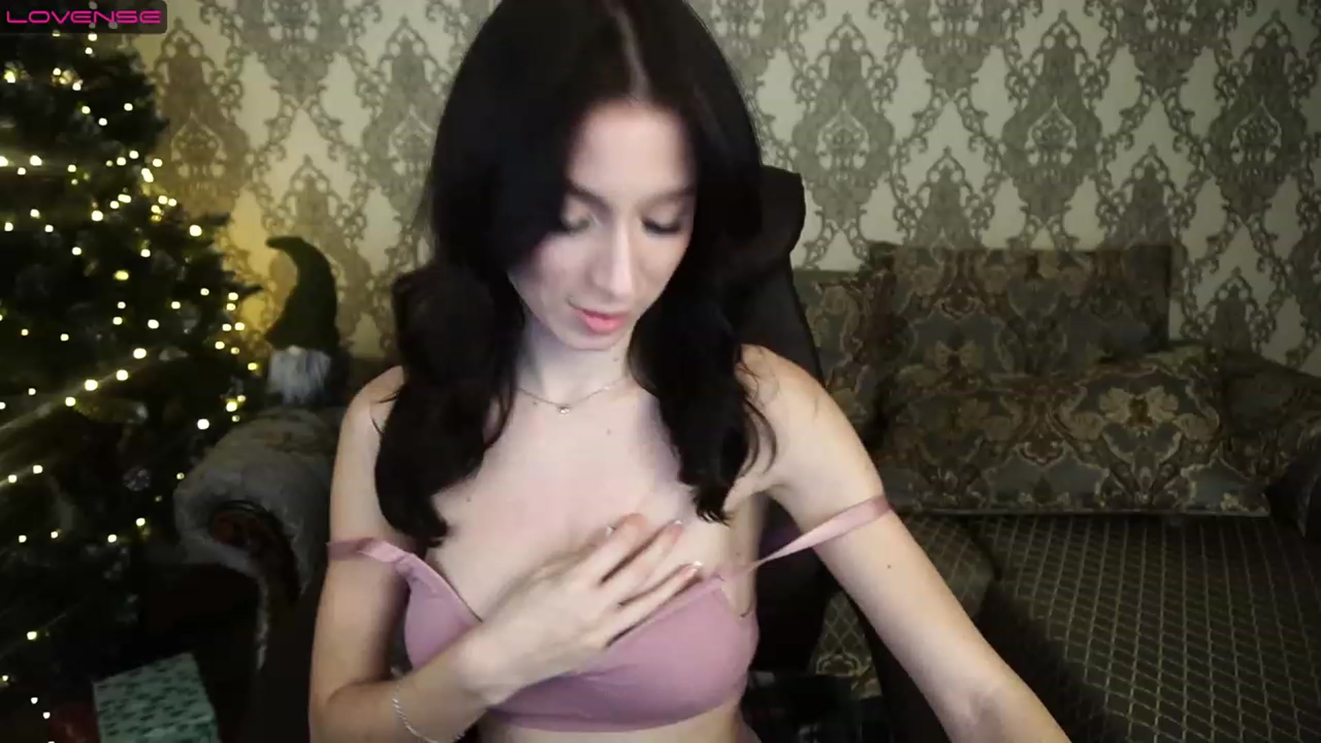 Gallery image thumbnail from LiaValentine's myfreecams stream on, 12/27/2022, 18:59 image 19 of 20