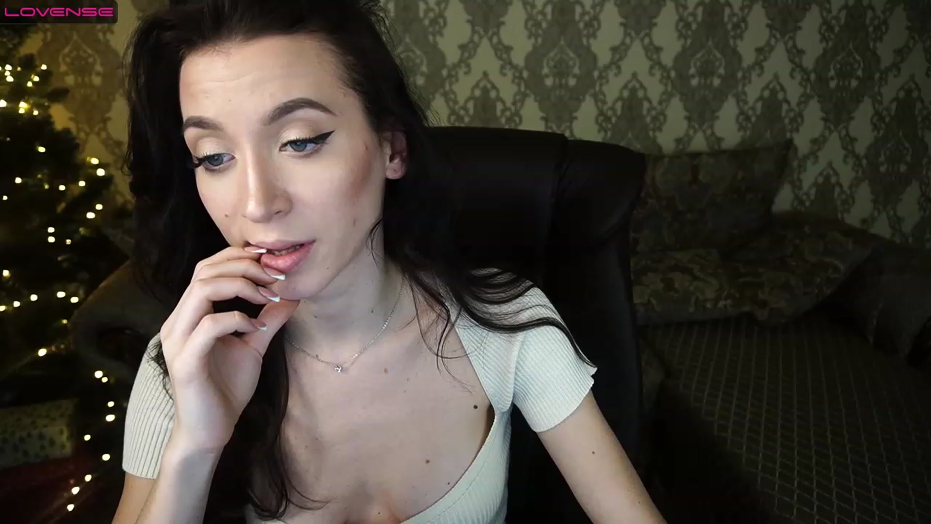 Gallery image thumbnail from LiaValentine's myfreecams stream on, 01/02/2023, 15:56 image 14 of 20