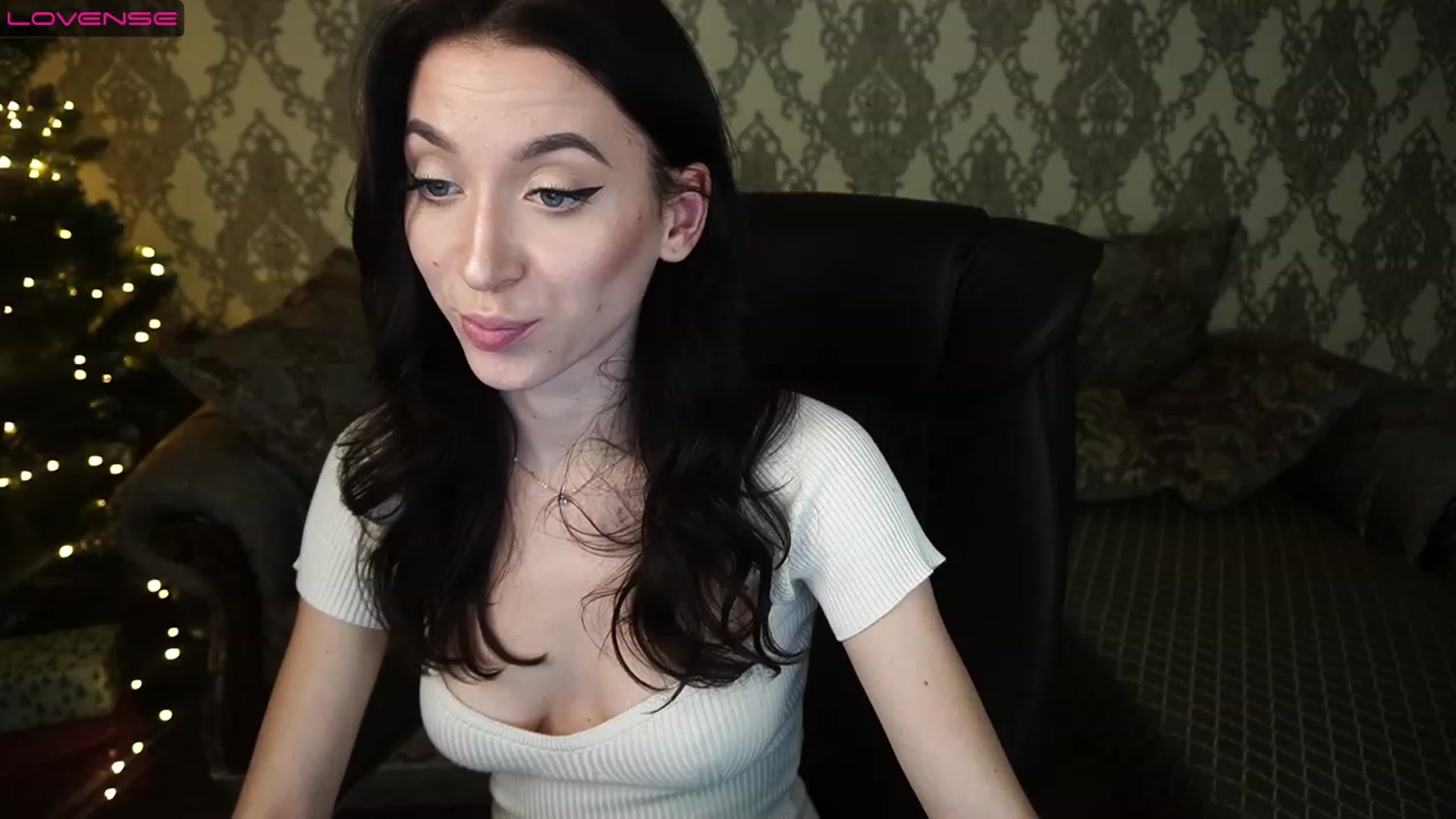 Gallery image thumbnail from LiaValentine's myfreecams stream on, 01/02/2023, 15:56 image 15 of 20