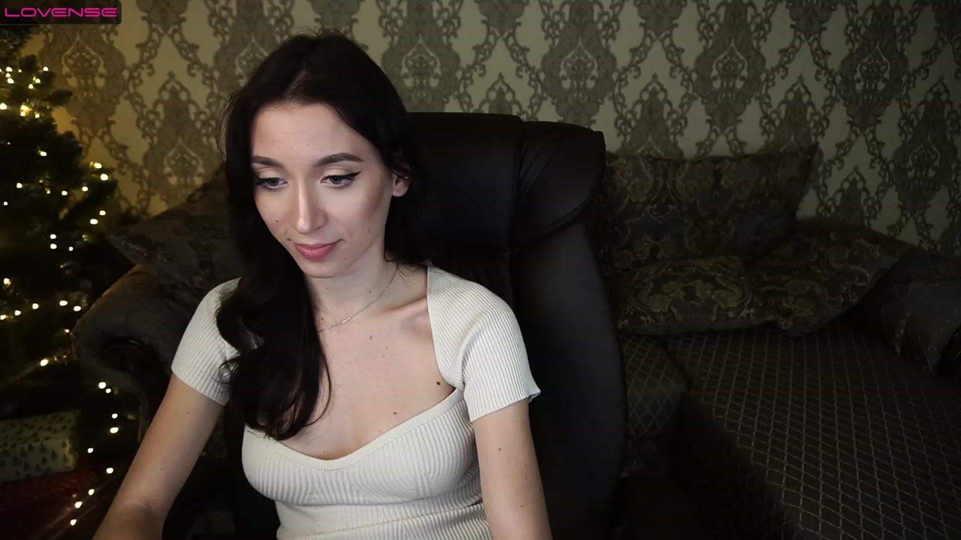 Gallery image thumbnail from LiaValentine's myfreecams stream on, 01/02/2023, 15:56 image 18 of 20