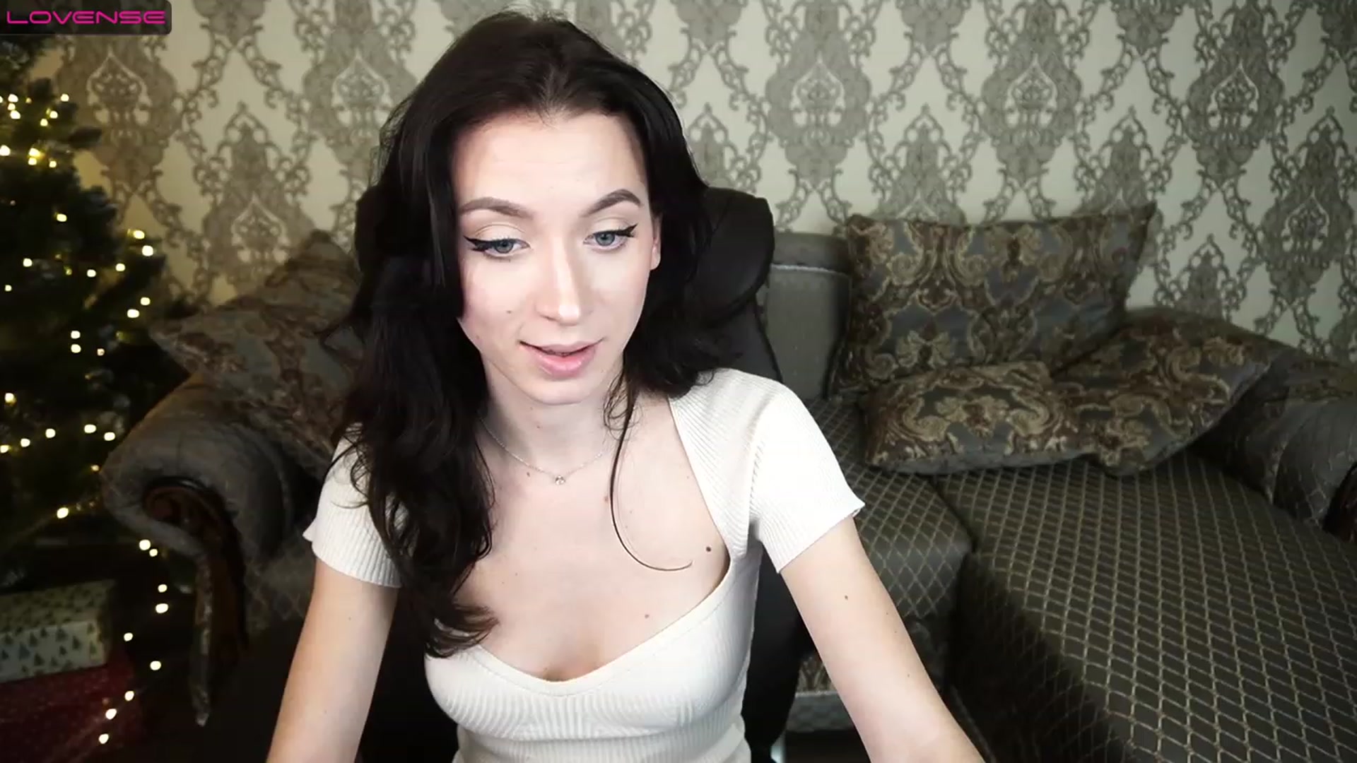Gallery image thumbnail from LiaValentine's myfreecams stream on, 01/02/2023, 15:56 image 9 of 20