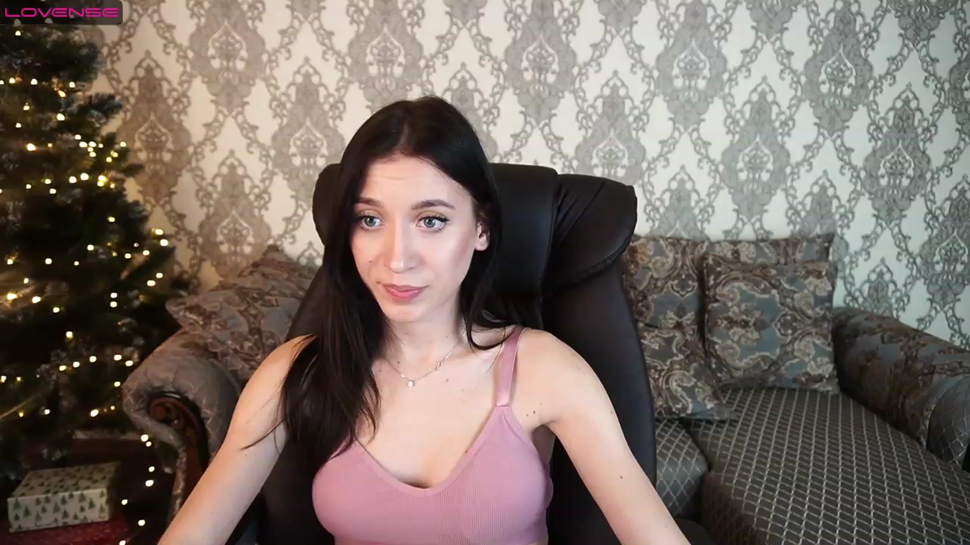Gallery image thumbnail from LiaValentine's myfreecams stream on, 01/03/2023, 15:31 image 3 of 20