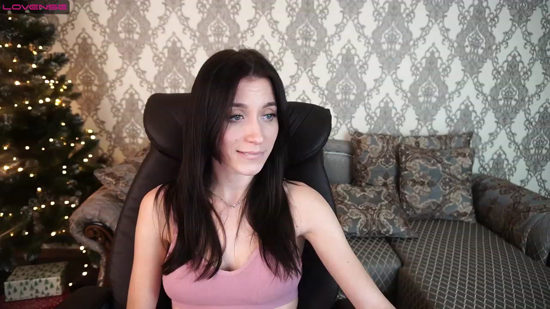 Gallery image thumbnail from LiaValentine's myfreecams stream on, 01/03/2023, 18:19 image 5 of 20
