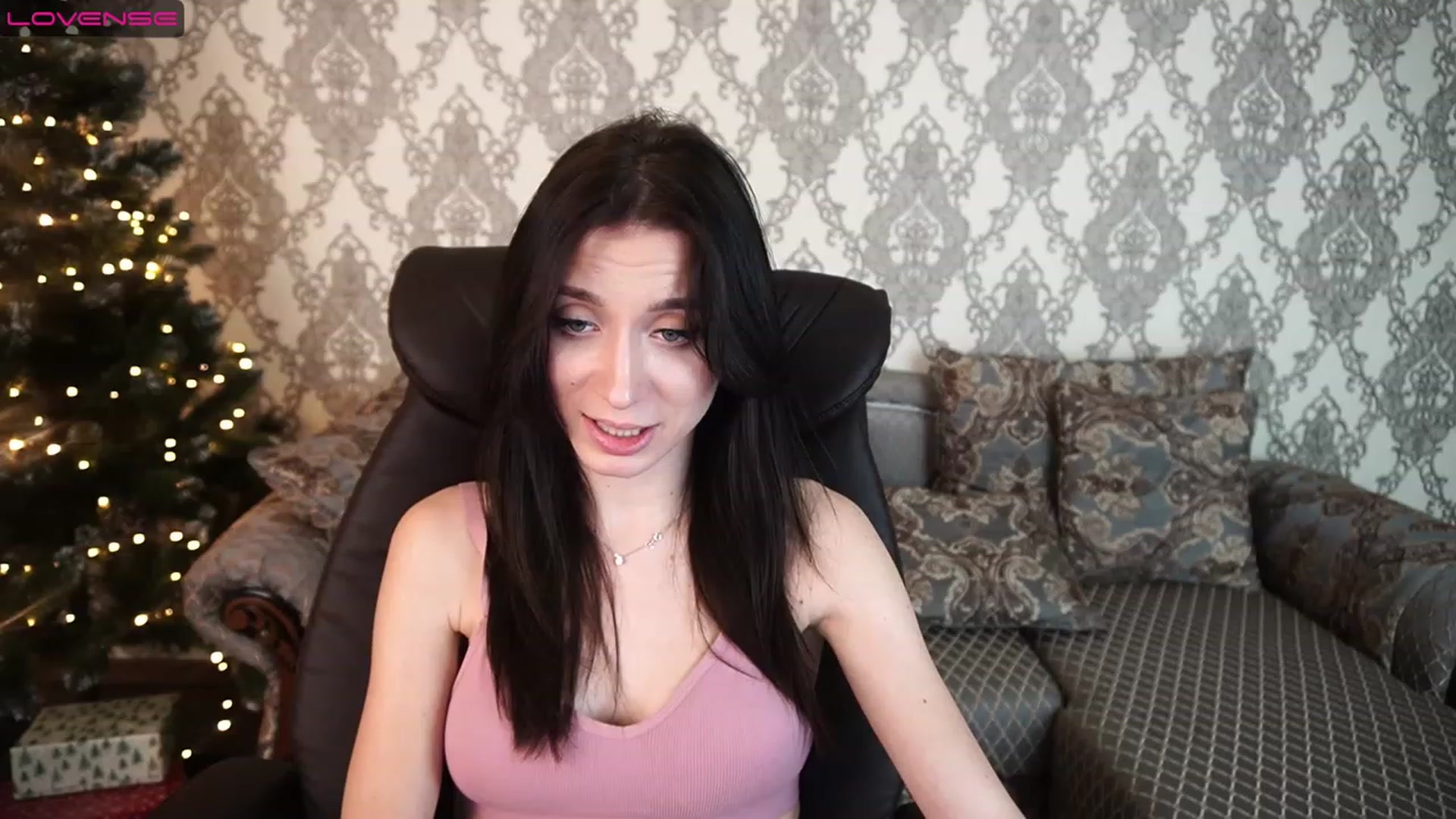 Gallery image thumbnail from LiaValentine's myfreecams stream on, 01/03/2023, 18:19 image 2 of 20