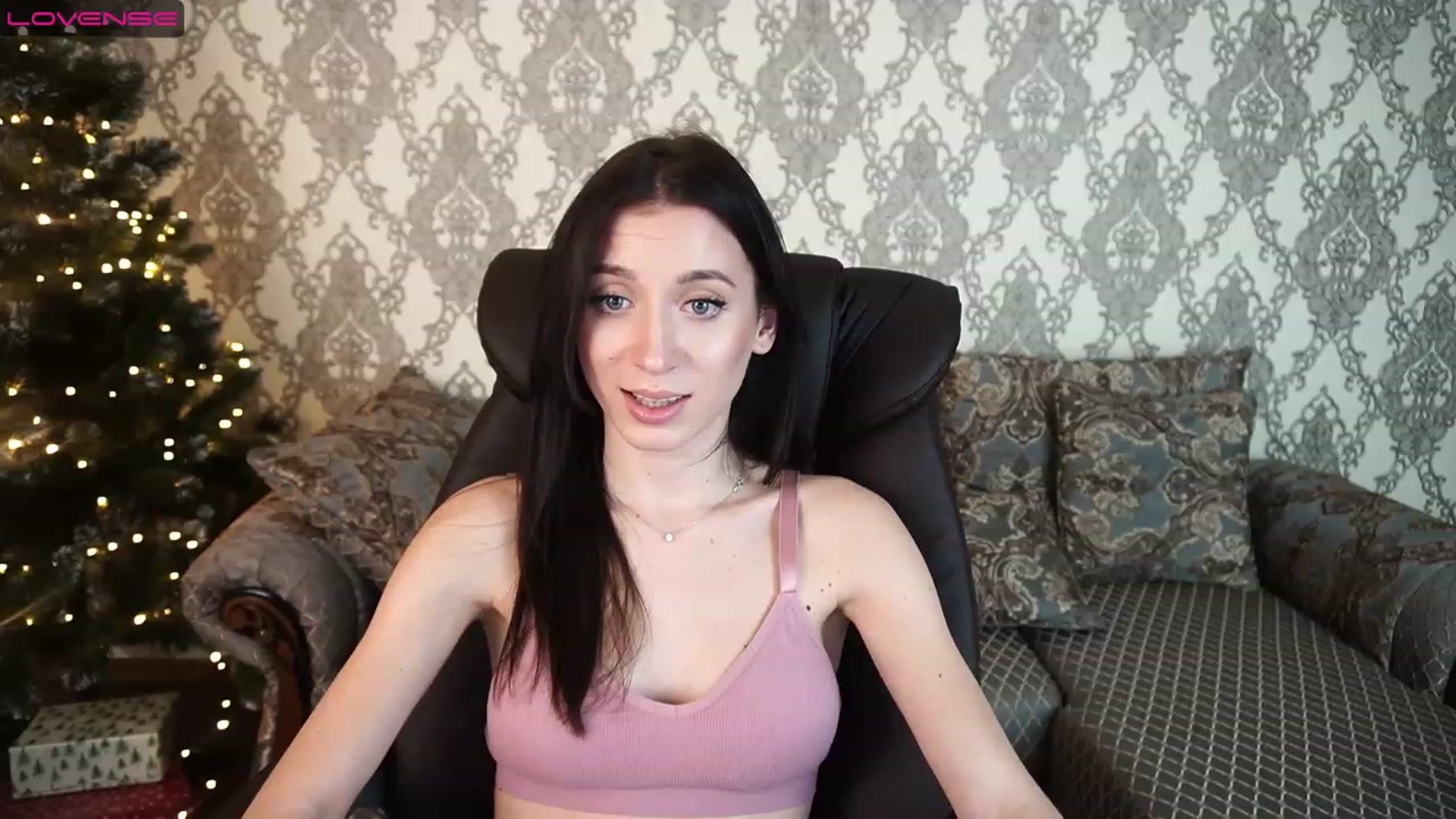 Gallery image thumbnail from LiaValentine's myfreecams stream on, 01/03/2023, 18:19 image 13 of 20