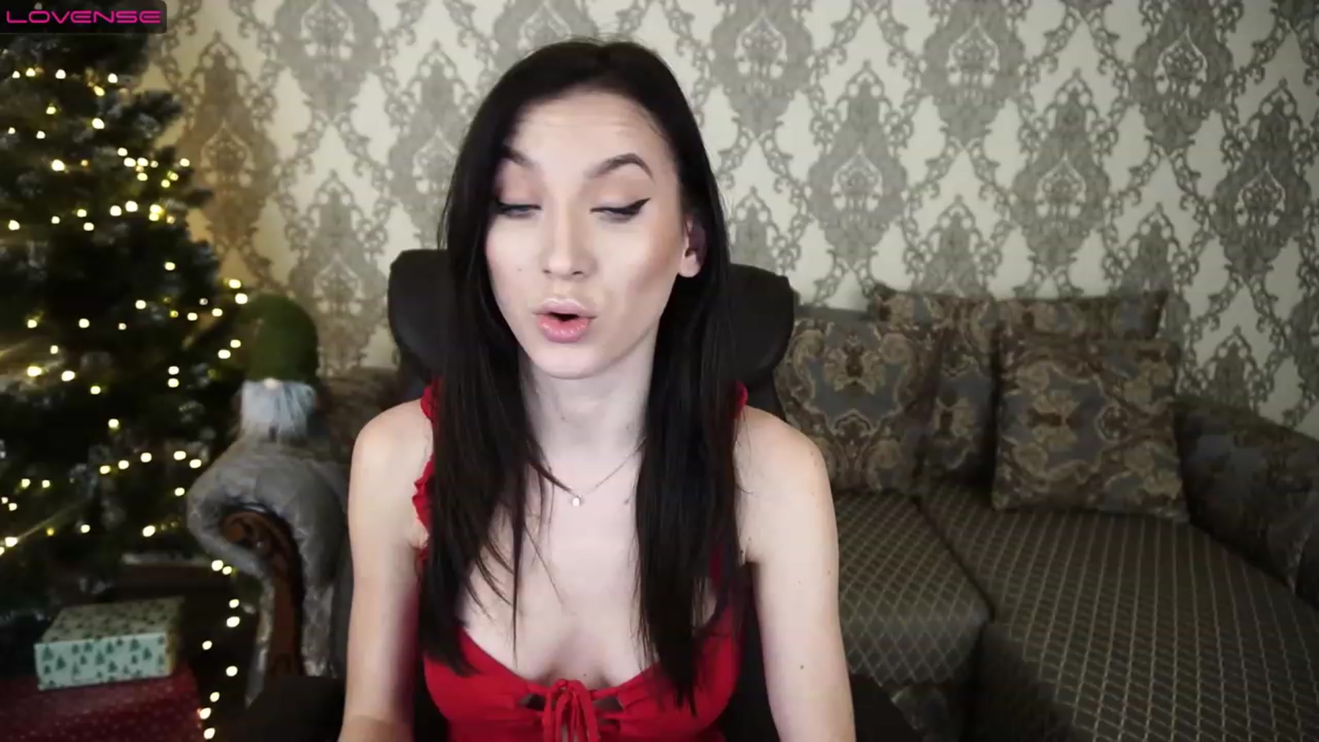 Gallery image thumbnail from LiaValentine's myfreecams stream on, 01/04/2023, 15:04 image 5 of 20