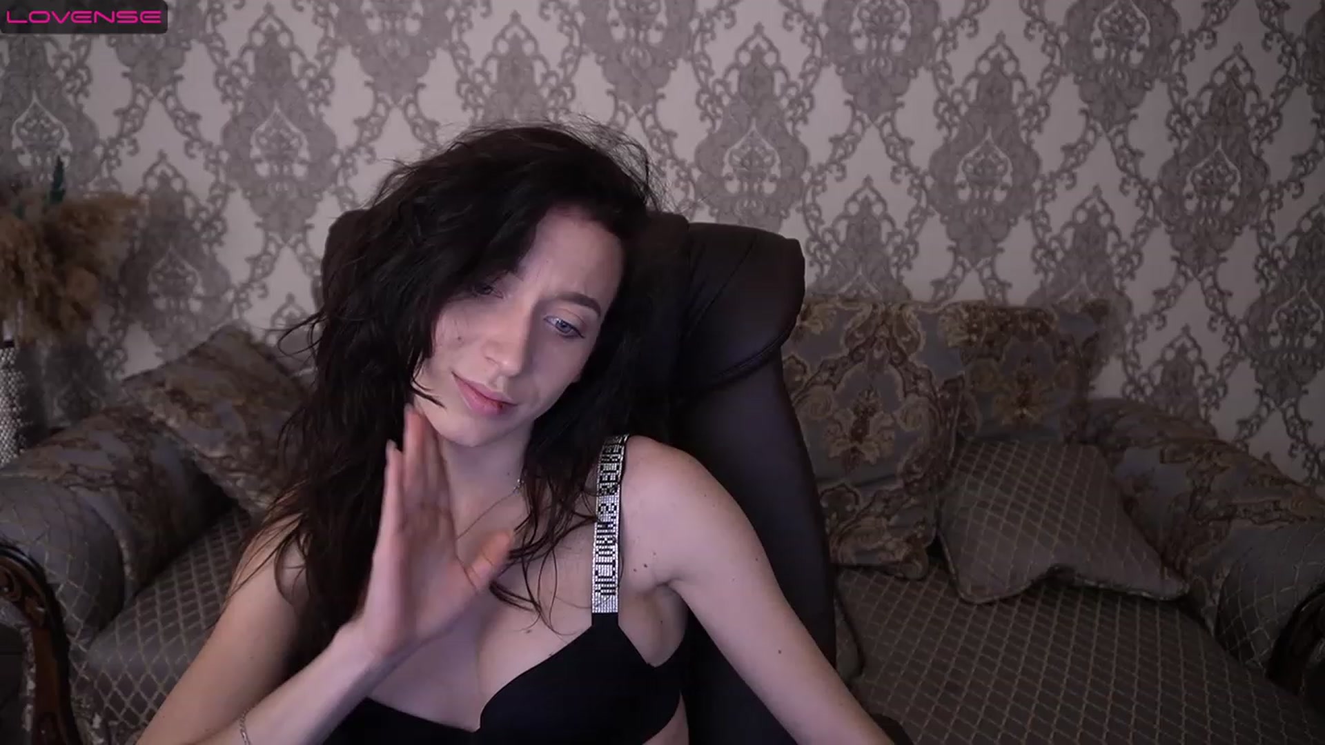 Gallery image thumbnail from LiaValentine's myfreecams stream on, 02/05/2023, 14:27 image 7 of 20