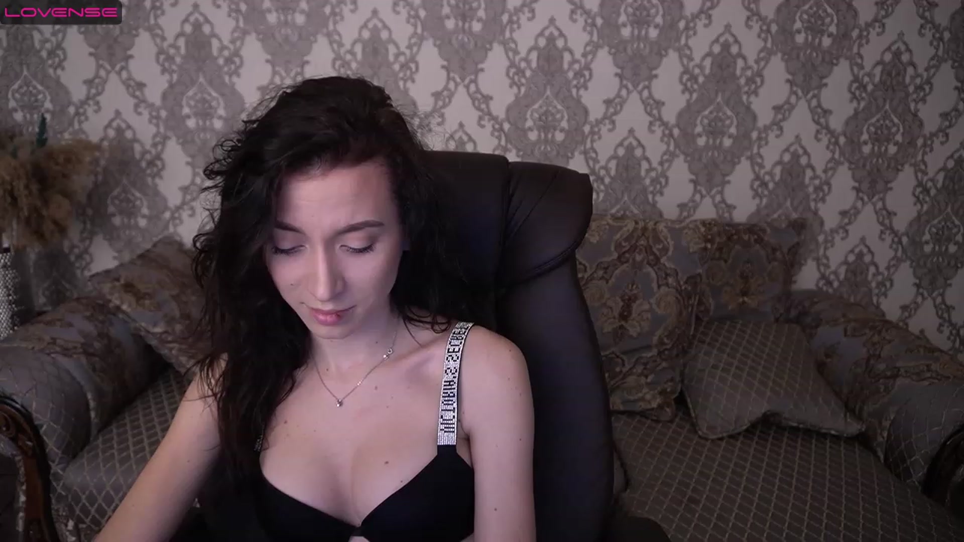 Gallery image thumbnail from LiaValentine's myfreecams stream on, 02/05/2023, 14:27 image 8 of 20