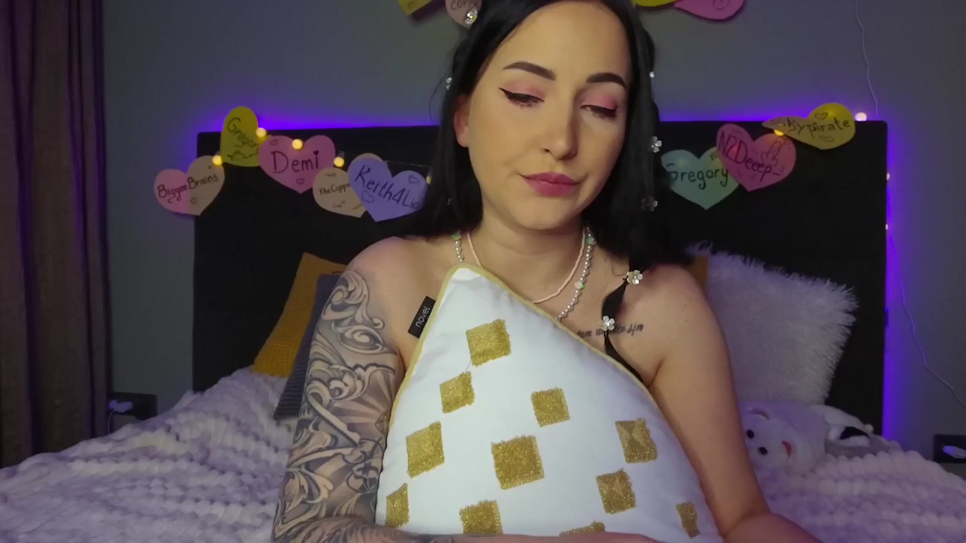Gallery image thumbnail from Lia_DecadeMFC's myfreecams stream on, 02/20/2026, 17:18 image 12 of 20