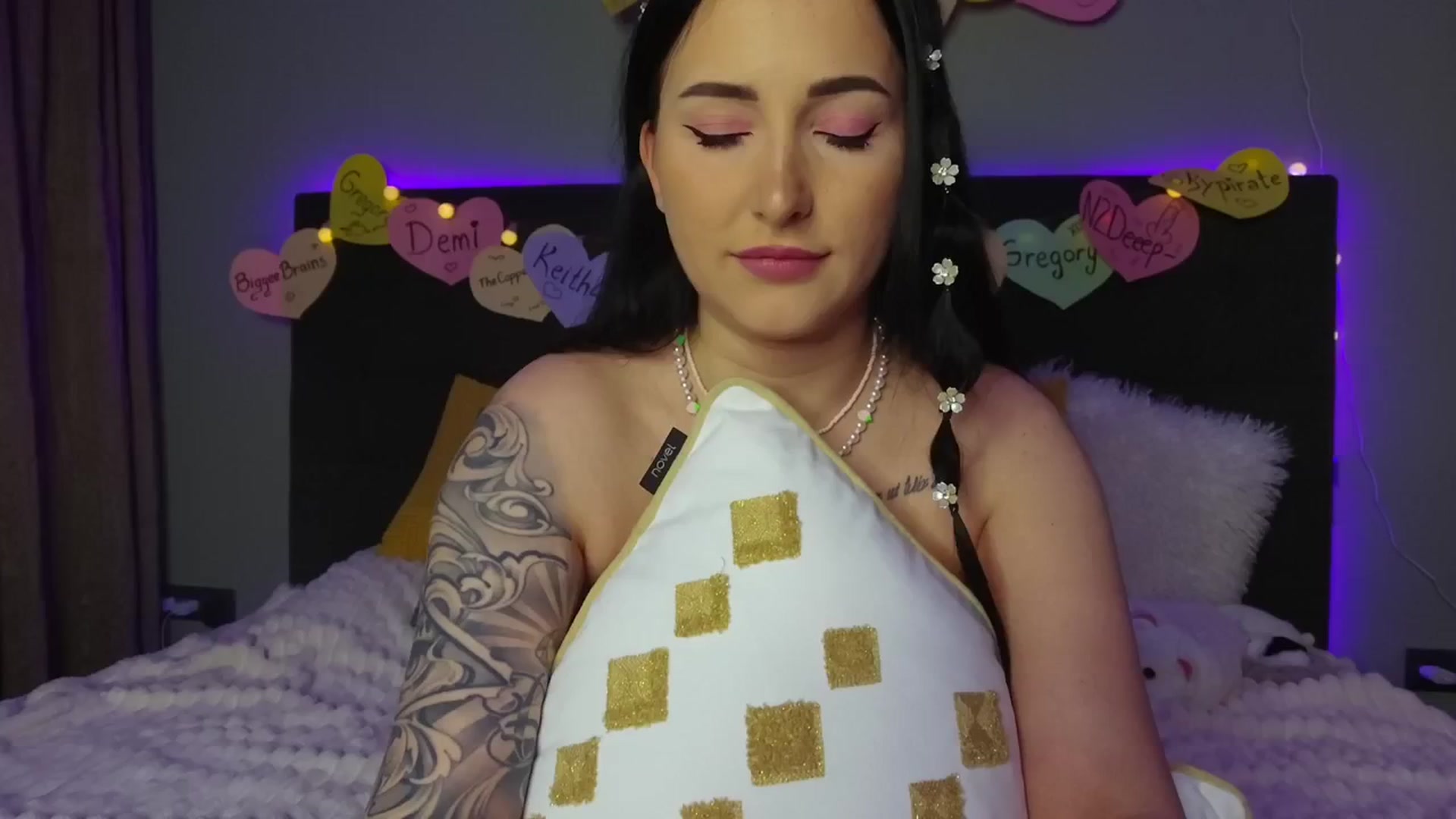Gallery image thumbnail from Lia_DecadeMFC's myfreecams stream on, 02/20/2026, 17:18 image 9 of 20