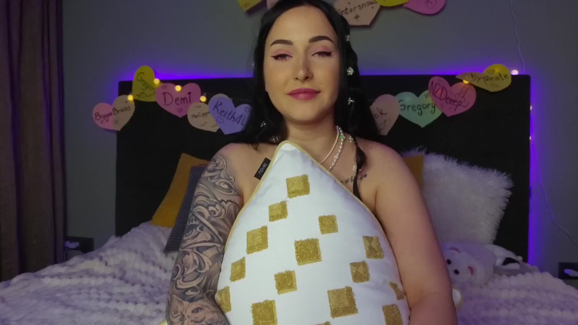 Gallery image thumbnail from Lia_DecadeMFC's myfreecams stream on, 02/20/2026, 17:18 image 11 of 20