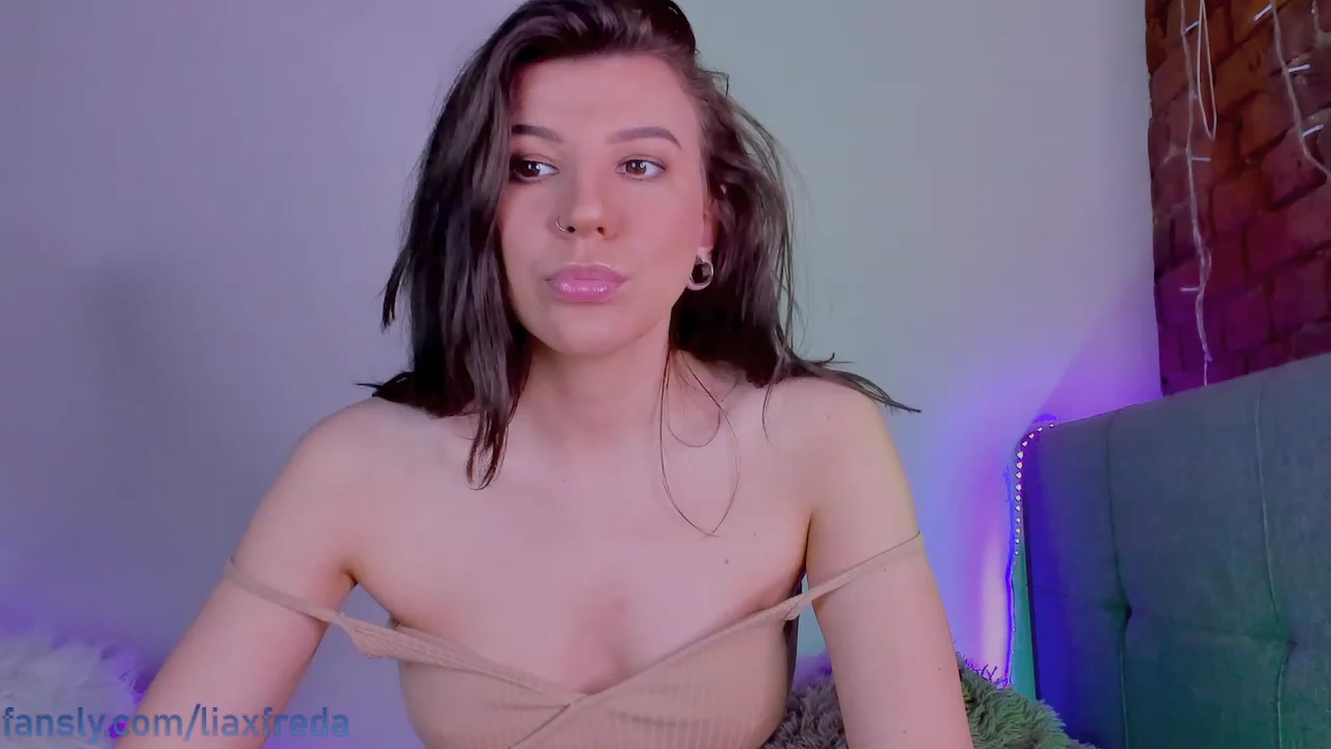 Gallery image thumbnail from Lia_Freda's myfreecams stream on, 12/29/2022, 14:40 image 19 of 20