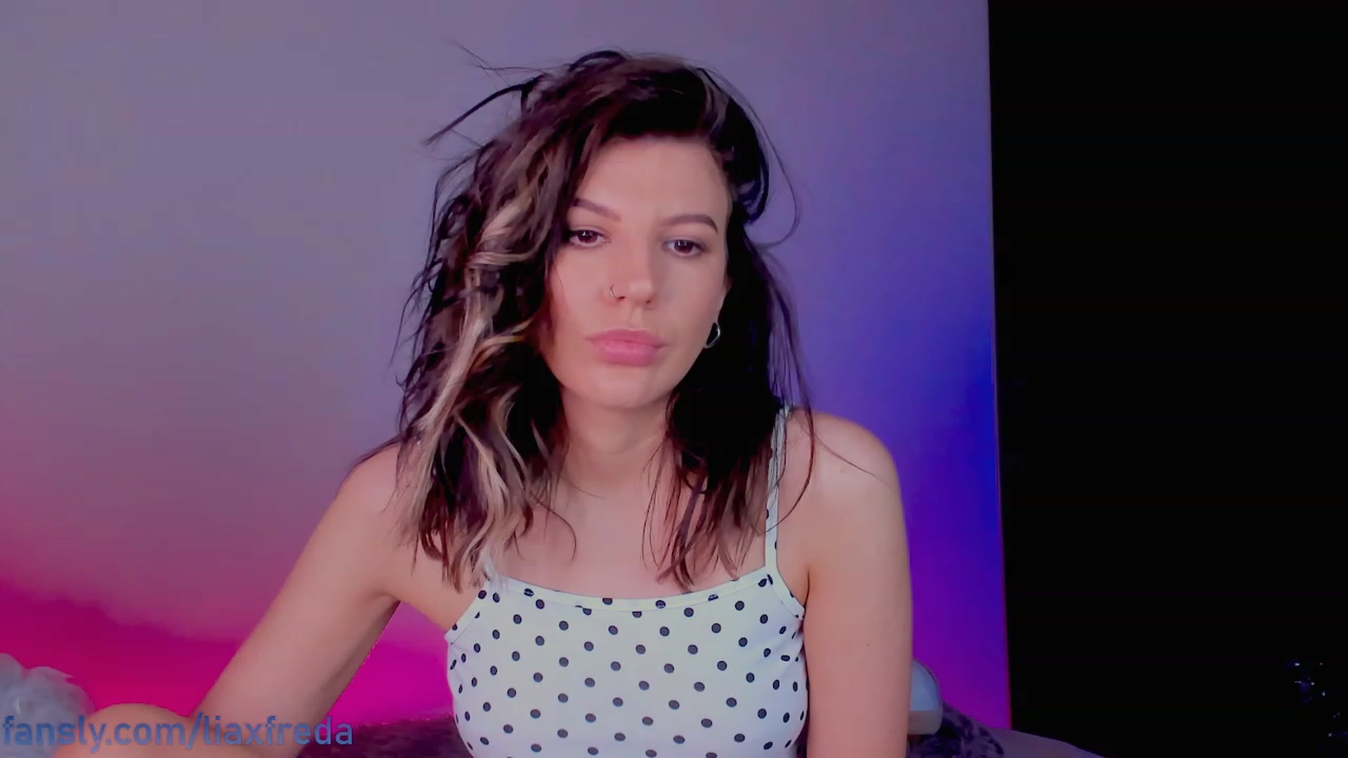 Gallery image thumbnail from Lia_Freda's myfreecams stream on, 01/12/2023, 14:03 image 9 of 20