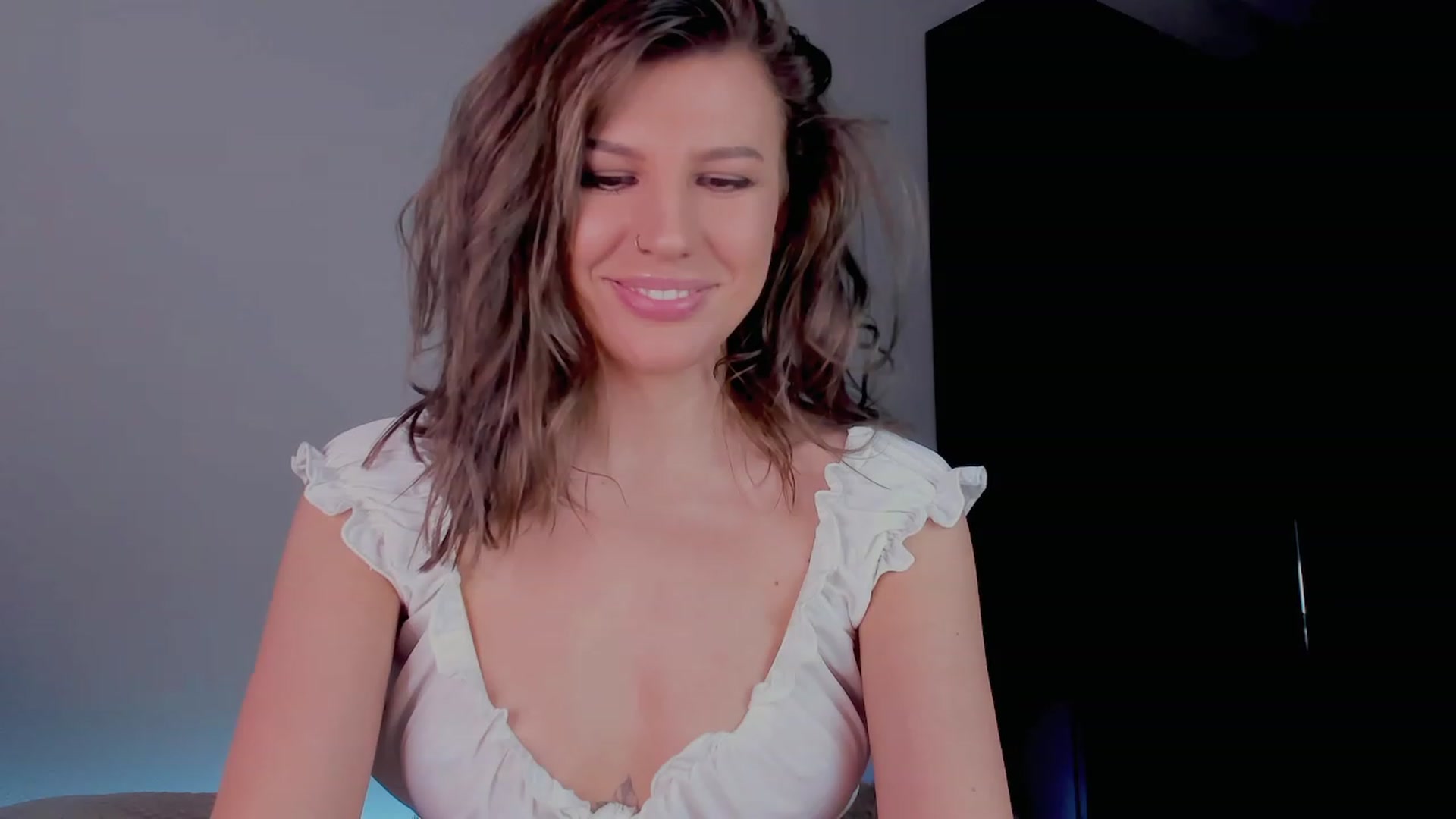Gallery image thumbnail from Lia_Freda's myfreecams stream on, 02/02/2023, 17:52 image 8 of 20