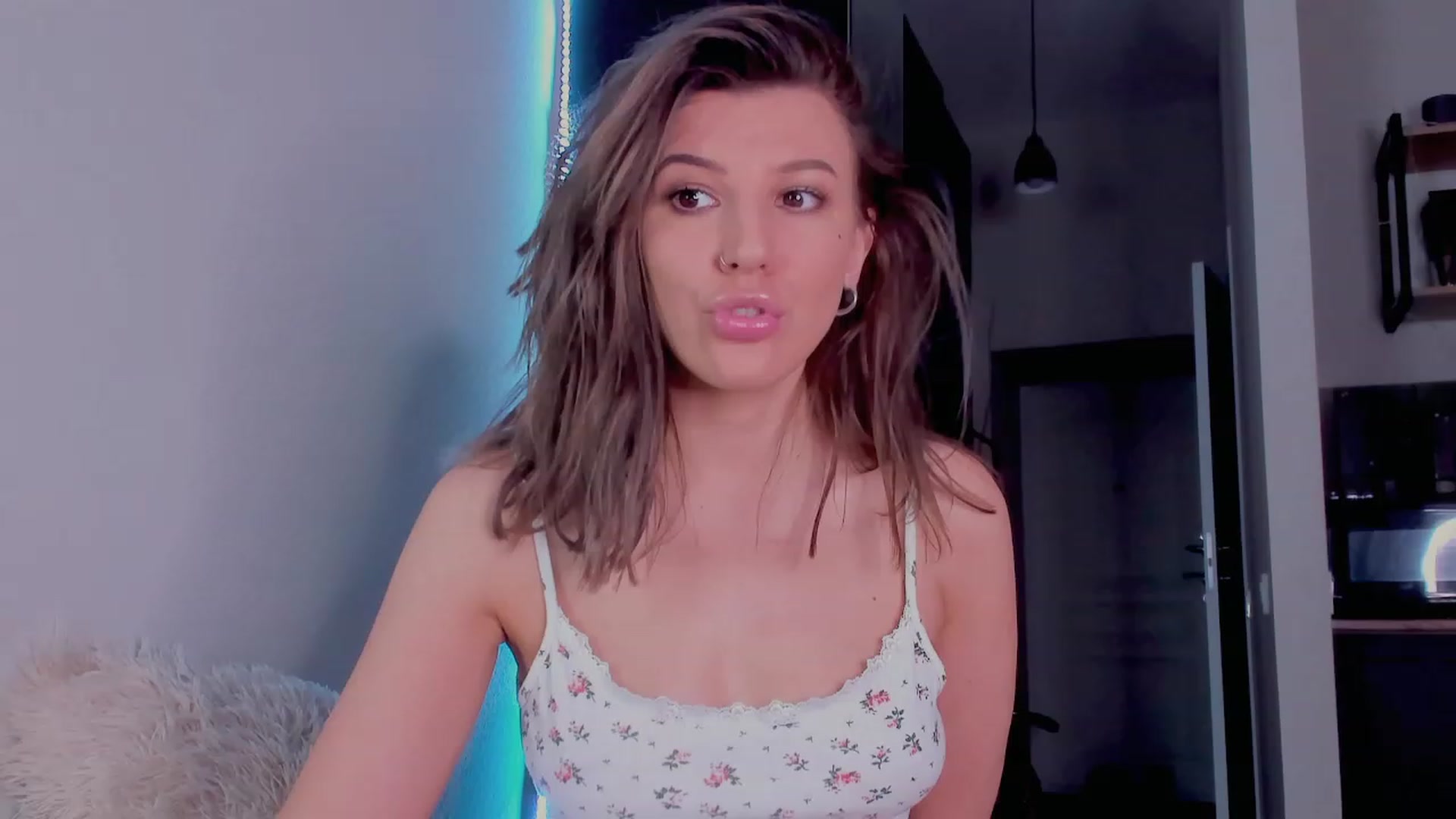 Gallery image thumbnail from Lia_Freda's myfreecams stream on, 02/04/2023, 19:57 image 7 of 20