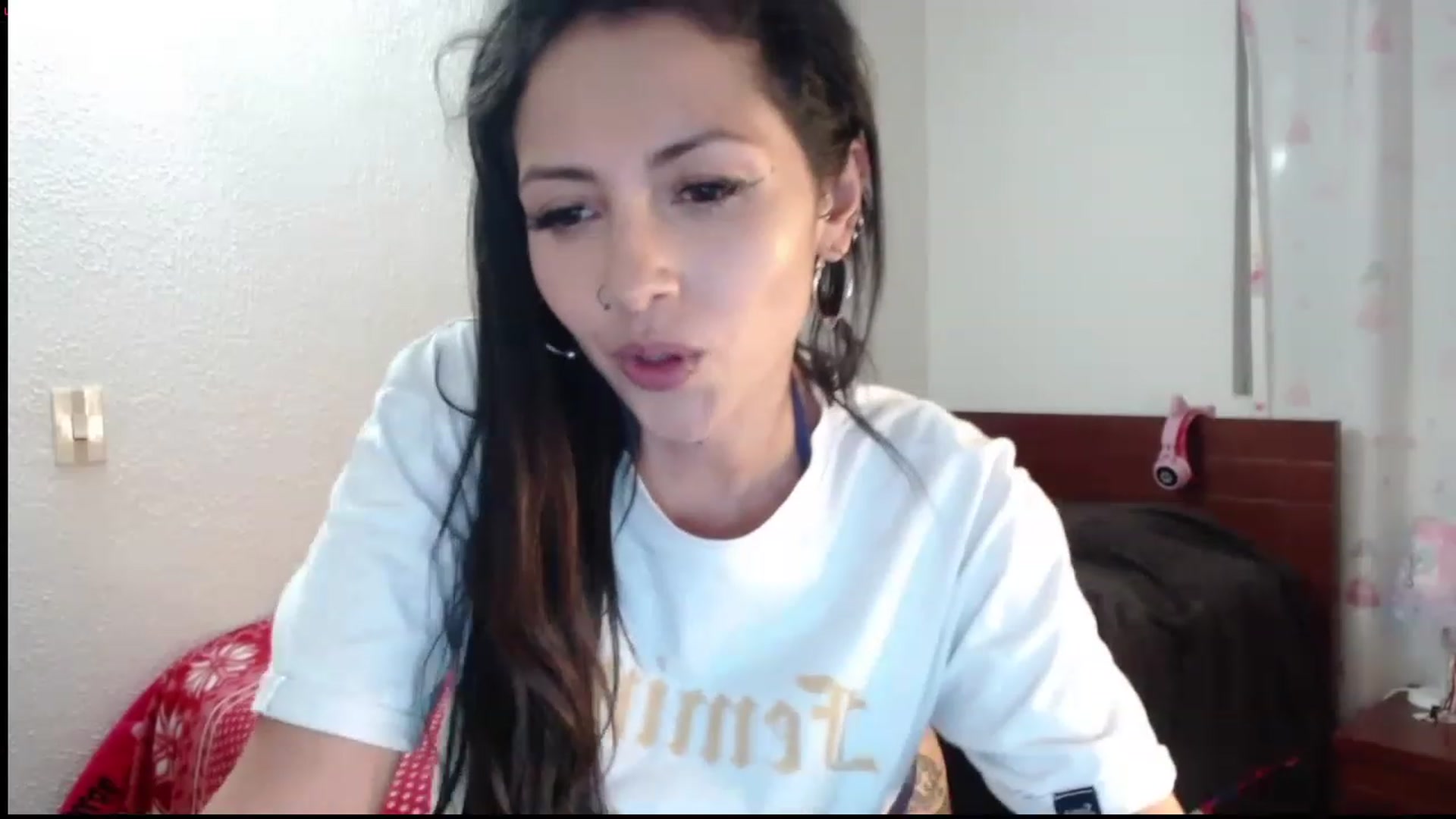 Gallery image thumbnail from Lia_Smith's myfreecams stream on, 11/24/2022, 23:29 image 10 of 20