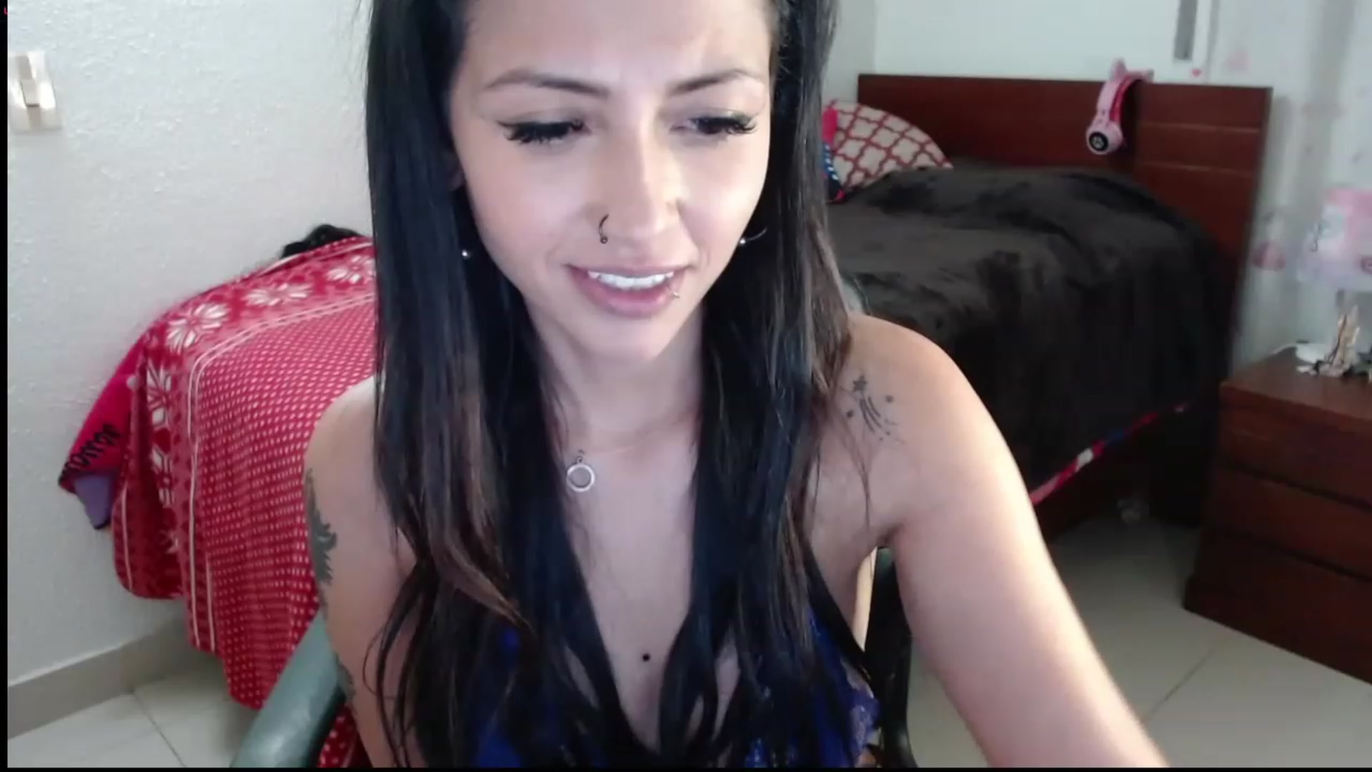 Gallery image thumbnail from Lia_Smith's myfreecams stream on, 11/25/2022, 01:05 image 17 of 20