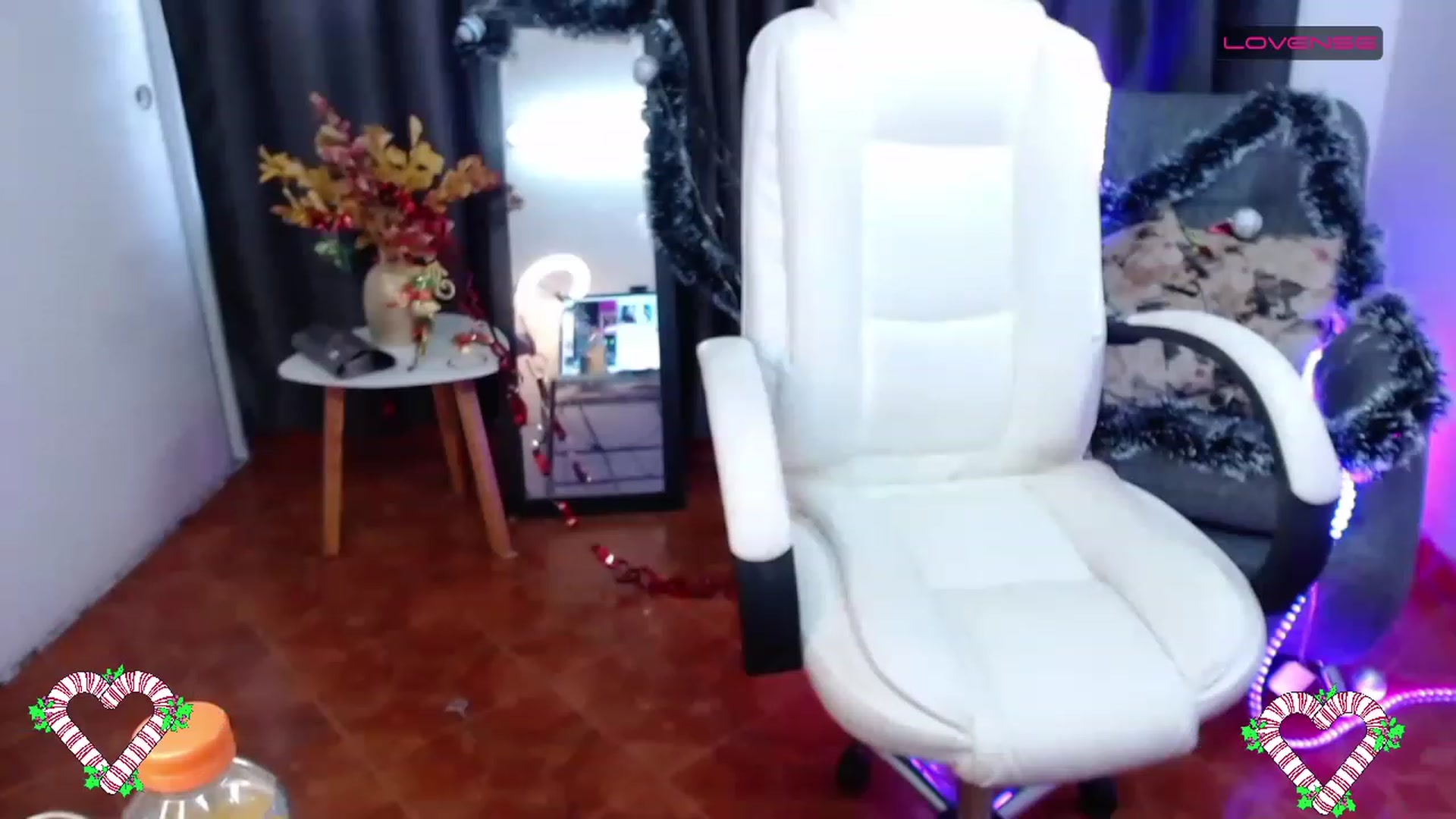 Gallery image thumbnail from Lia_Smith's myfreecams stream on, 12/25/2022, 11:49 image 18 of 20