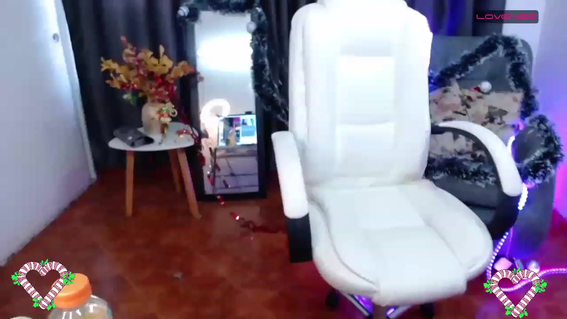 Gallery image thumbnail from Lia_Smith's myfreecams stream on, 12/25/2022, 11:49 image 19 of 20