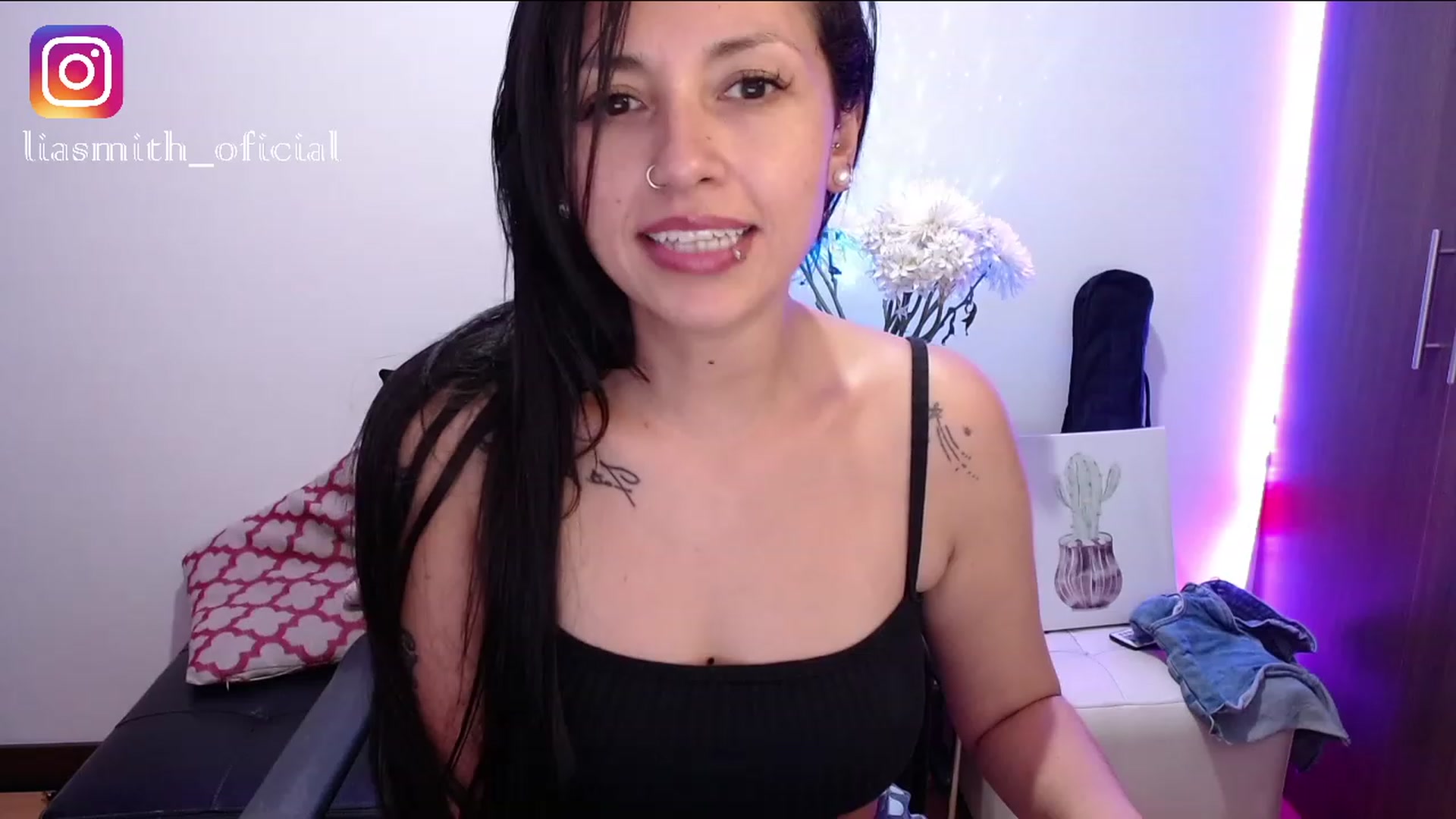 Gallery image thumbnail from Lia_Smith's myfreecams stream on, 07/31/2023, 09:12 image 6 of 20