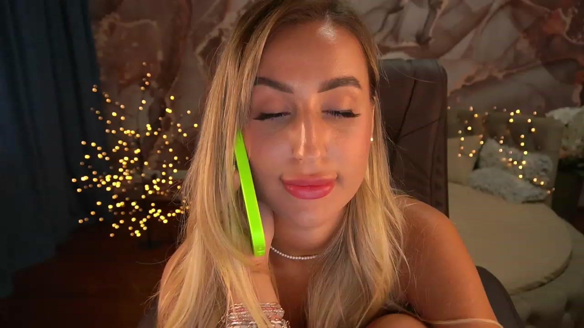 Gallery image thumbnail from Lia__Angel's myfreecams stream on, 08/06/2023, 16:22 image 6 of 20