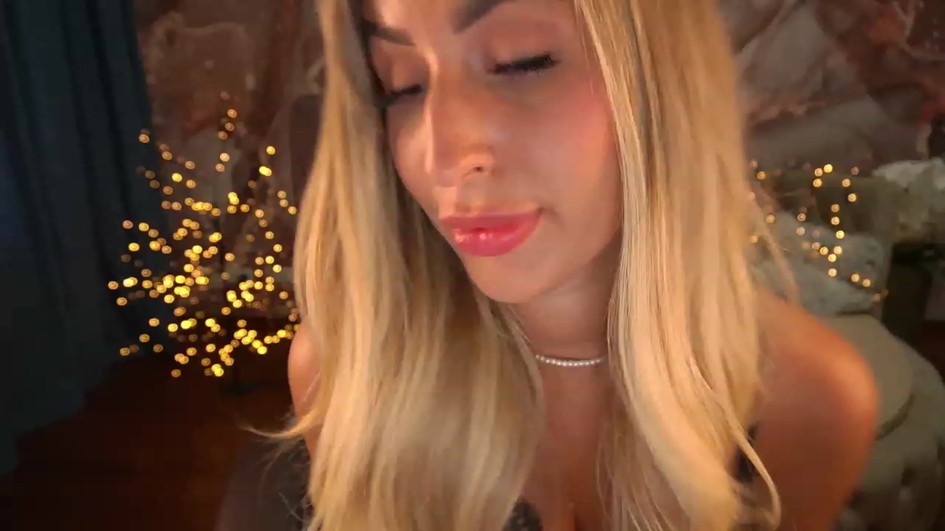 Gallery image thumbnail from Lia__Angel's myfreecams stream on, 08/06/2023, 16:22 image 3 of 20