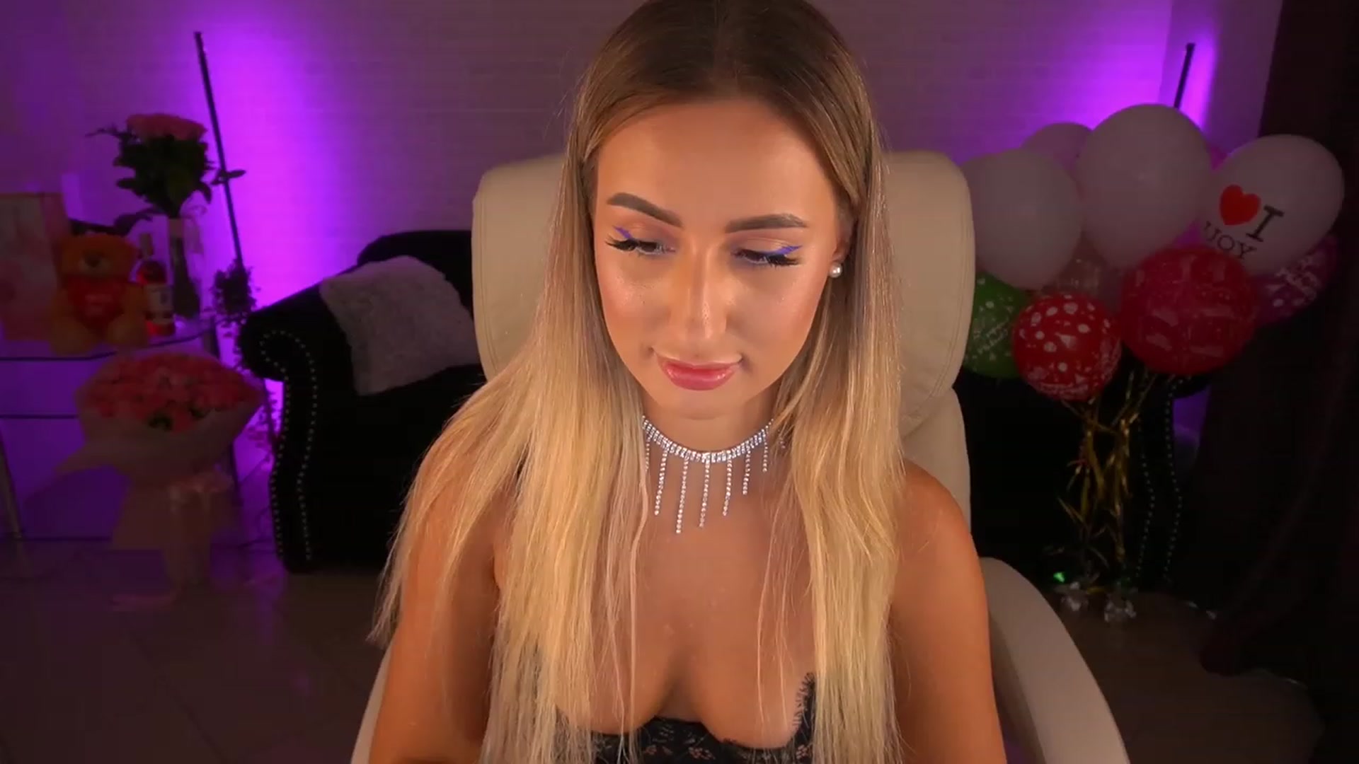 Gallery image thumbnail from Lia__Angel's myfreecams stream on, 08/27/2023, 10:16 image 20 of 20