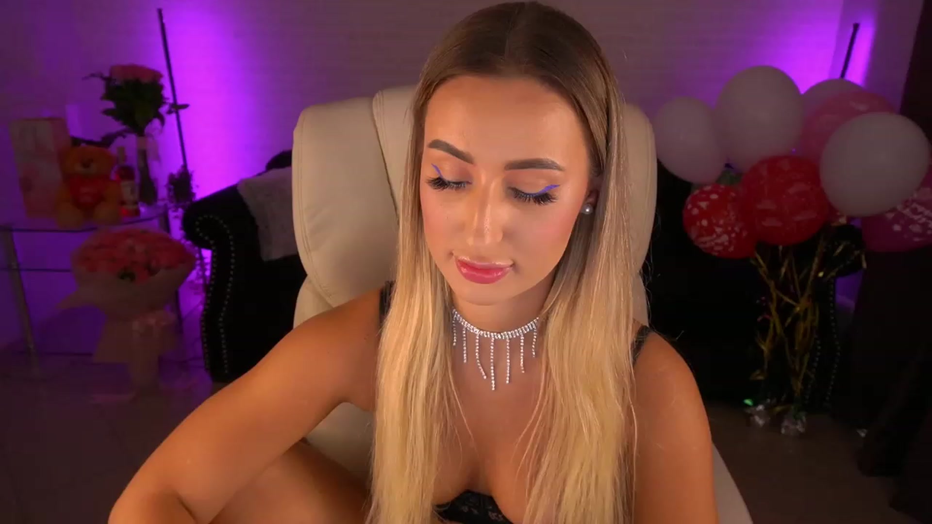Gallery image thumbnail from Lia__Angel's myfreecams stream on, 08/27/2023, 12:24 image 9 of 20