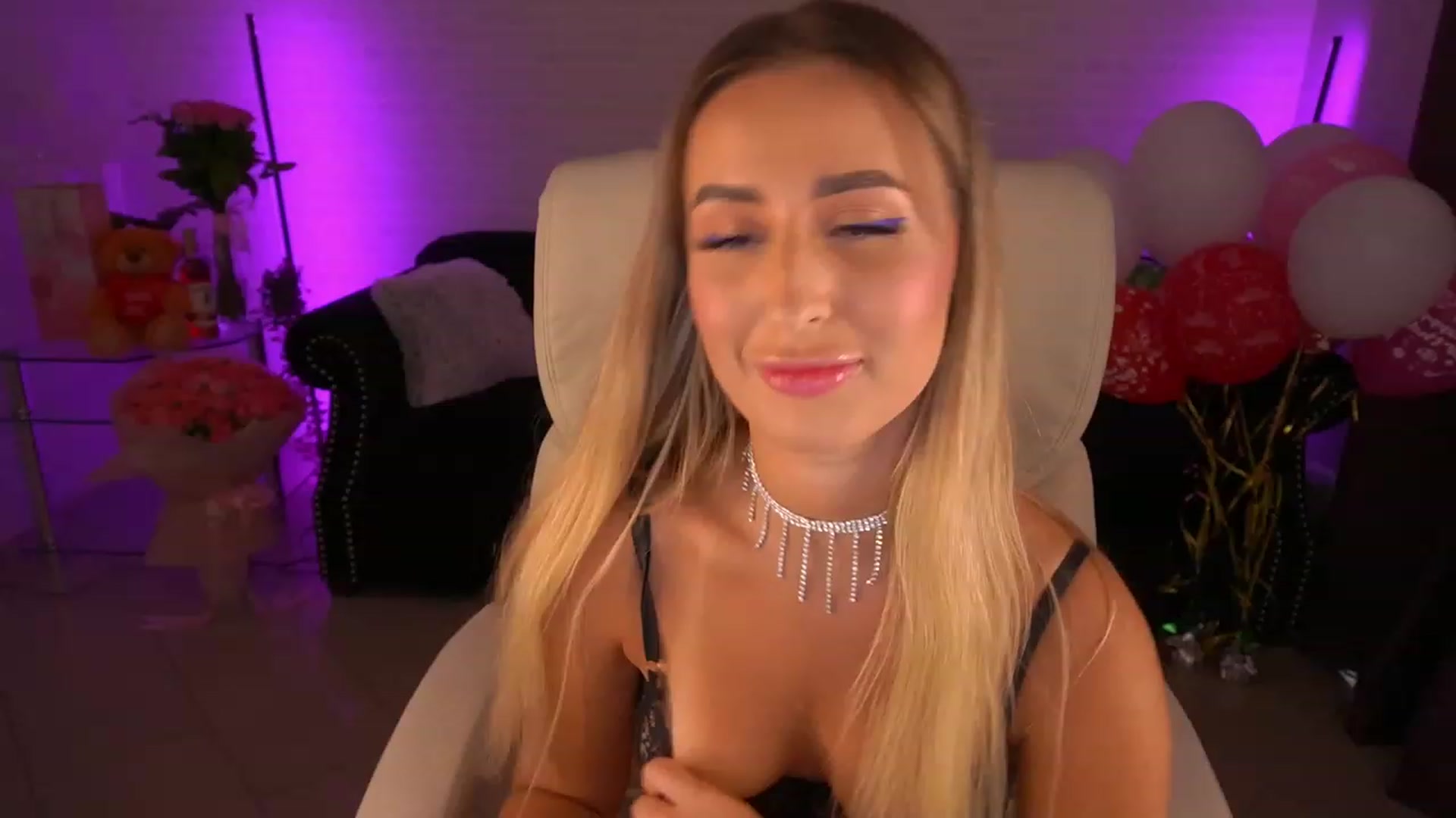 Gallery image thumbnail from Lia__Angel's myfreecams stream on, 08/27/2023, 12:24 image 11 of 20