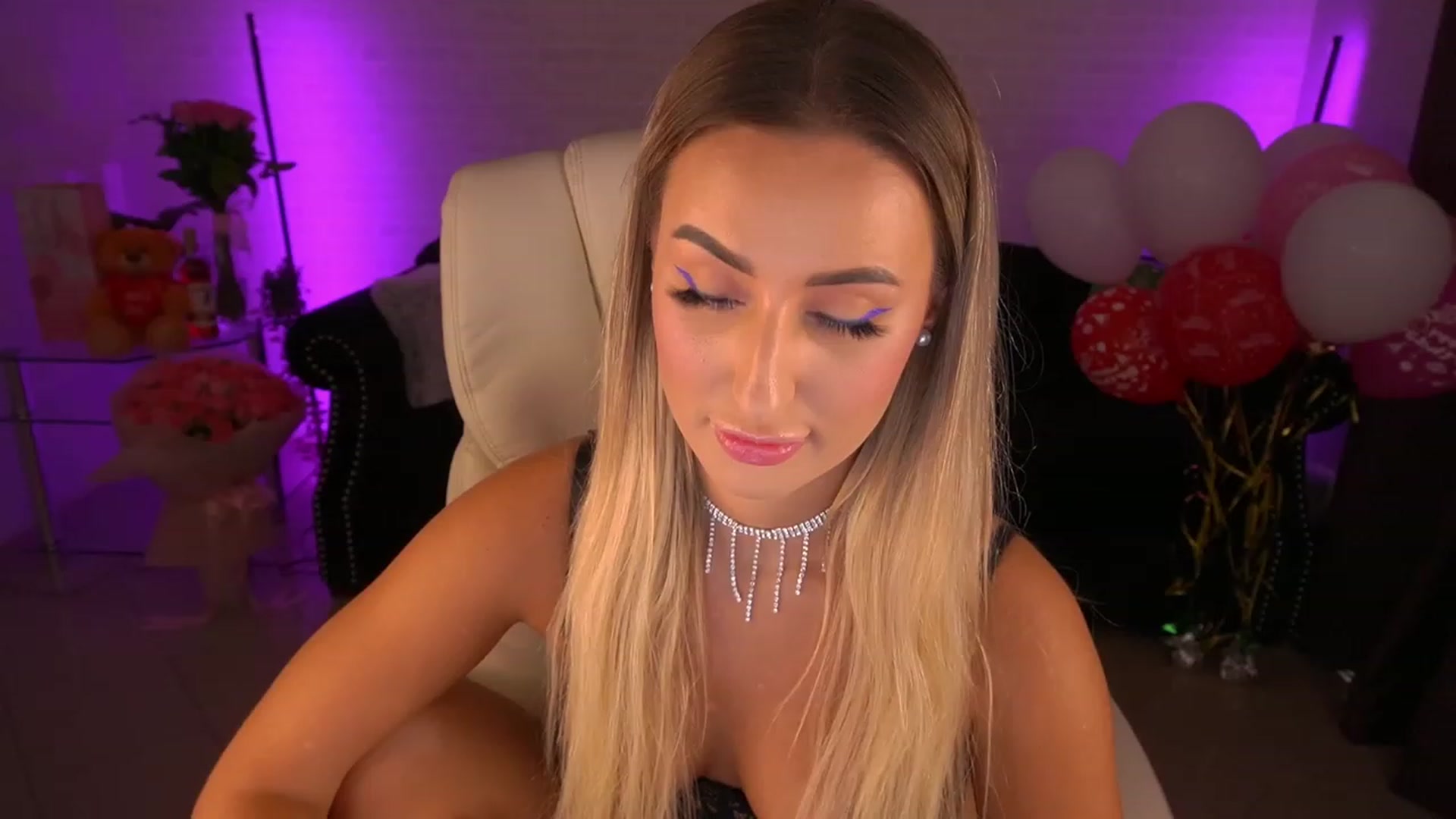 Gallery image thumbnail from Lia__Angel's myfreecams stream on, 08/27/2023, 12:24 image 6 of 20
