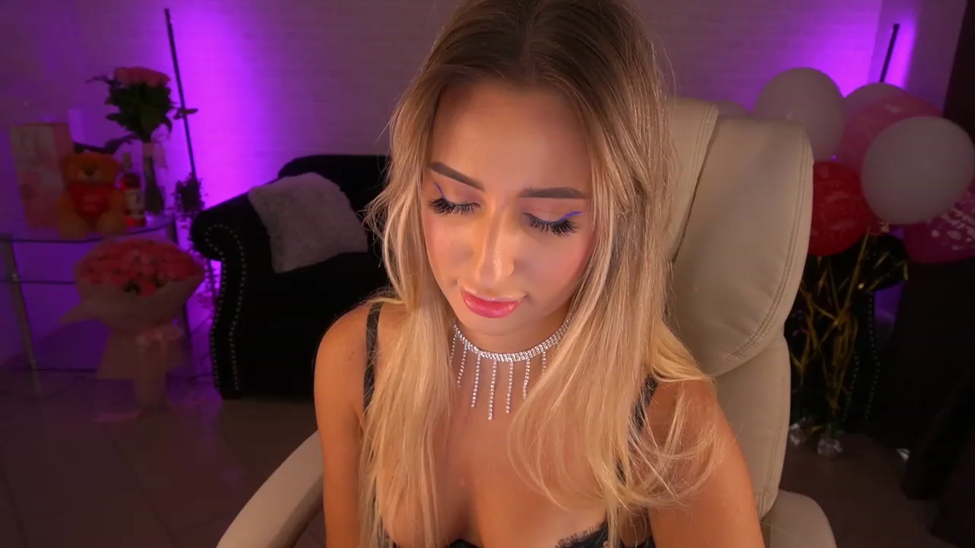Gallery image thumbnail from Lia__Angel's myfreecams stream on, 08/27/2023, 12:24 image 14 of 20