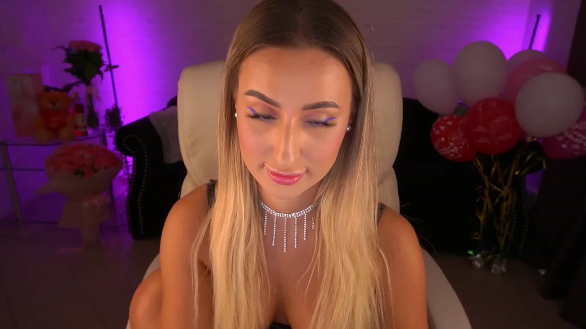 Gallery image thumbnail from Lia__Angel's myfreecams stream on, 08/27/2023, 12:24 image 4 of 20