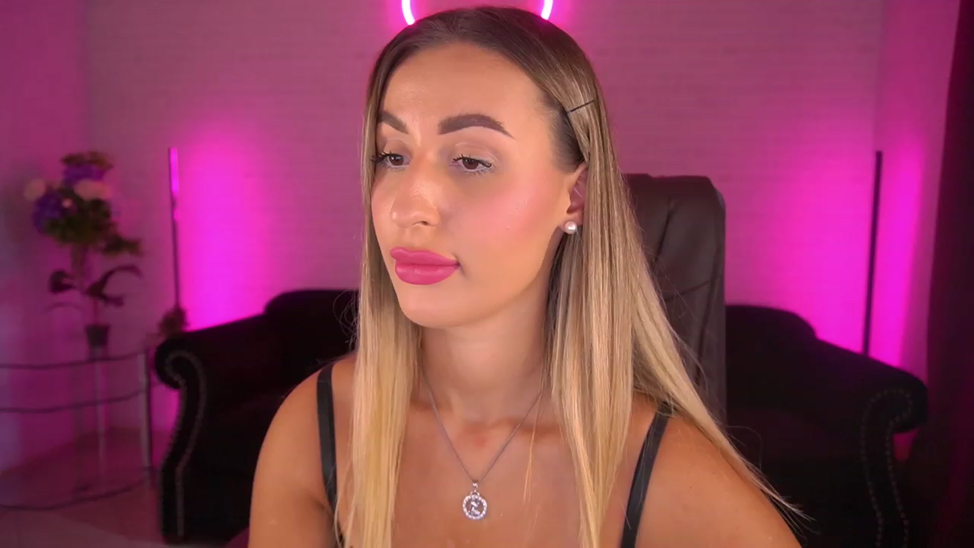 Gallery image thumbnail from Lia__Angel's myfreecams stream on, 09/03/2023, 12:33 image 19 of 20